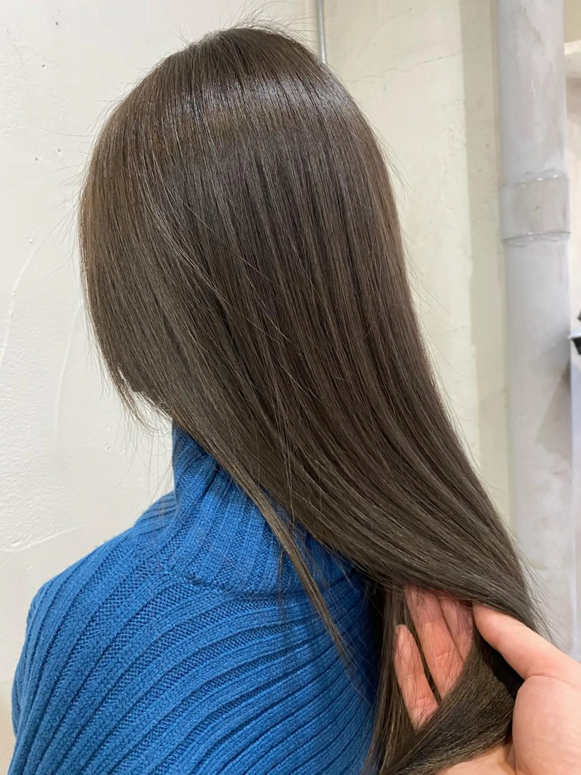ロング カラー ブリーチ グレージュ ブリーチなしカラー オリーブグレージュ オリーブグレー ヘアカラー ALLY（アリー）所属・ミニモお気に入り数 No.1宍戸雄弥のヘアスタイル