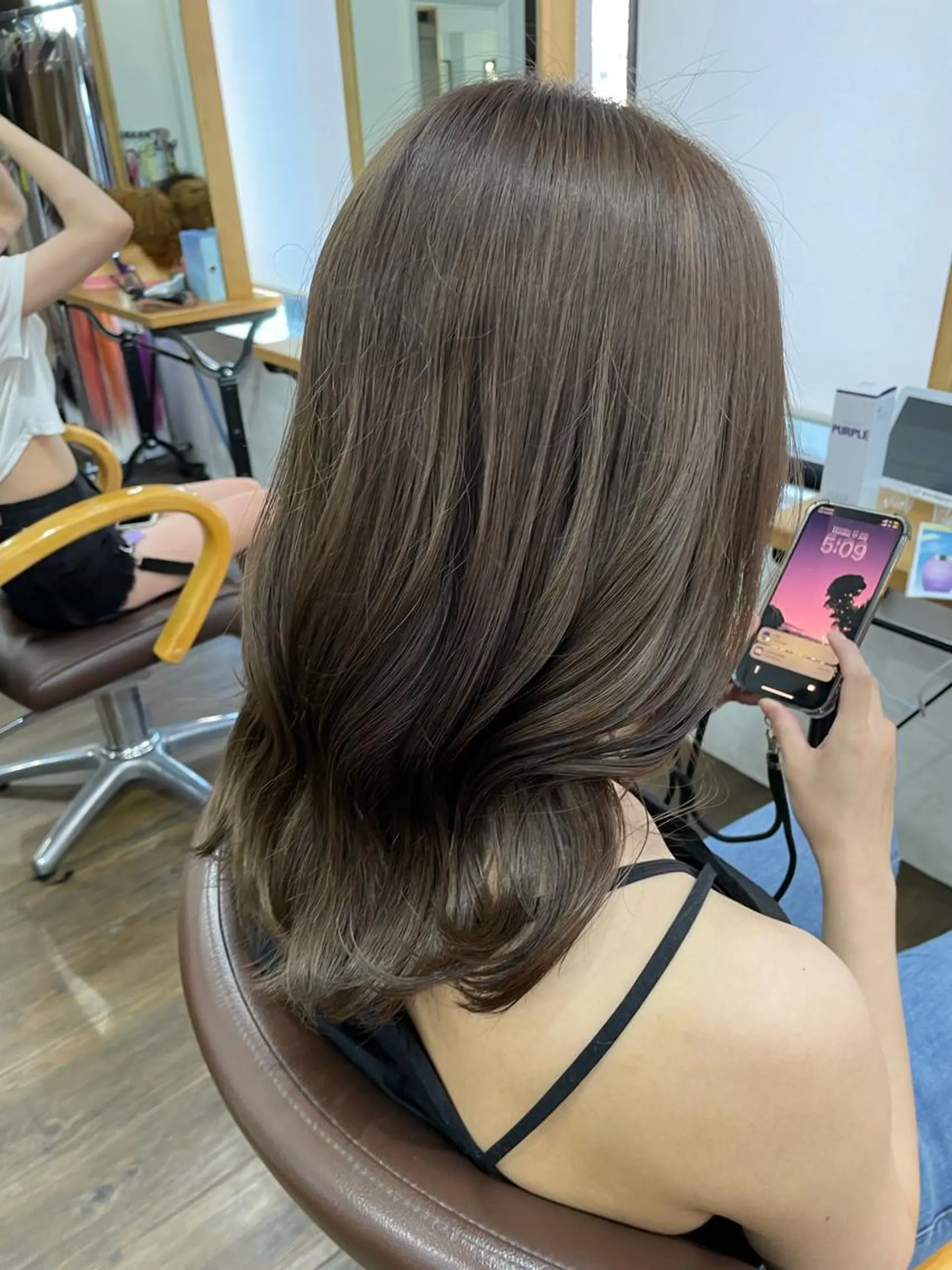 セミロング 田子🦋ハイトーン 🫐耳つぼジュエリーのヘアスタイル