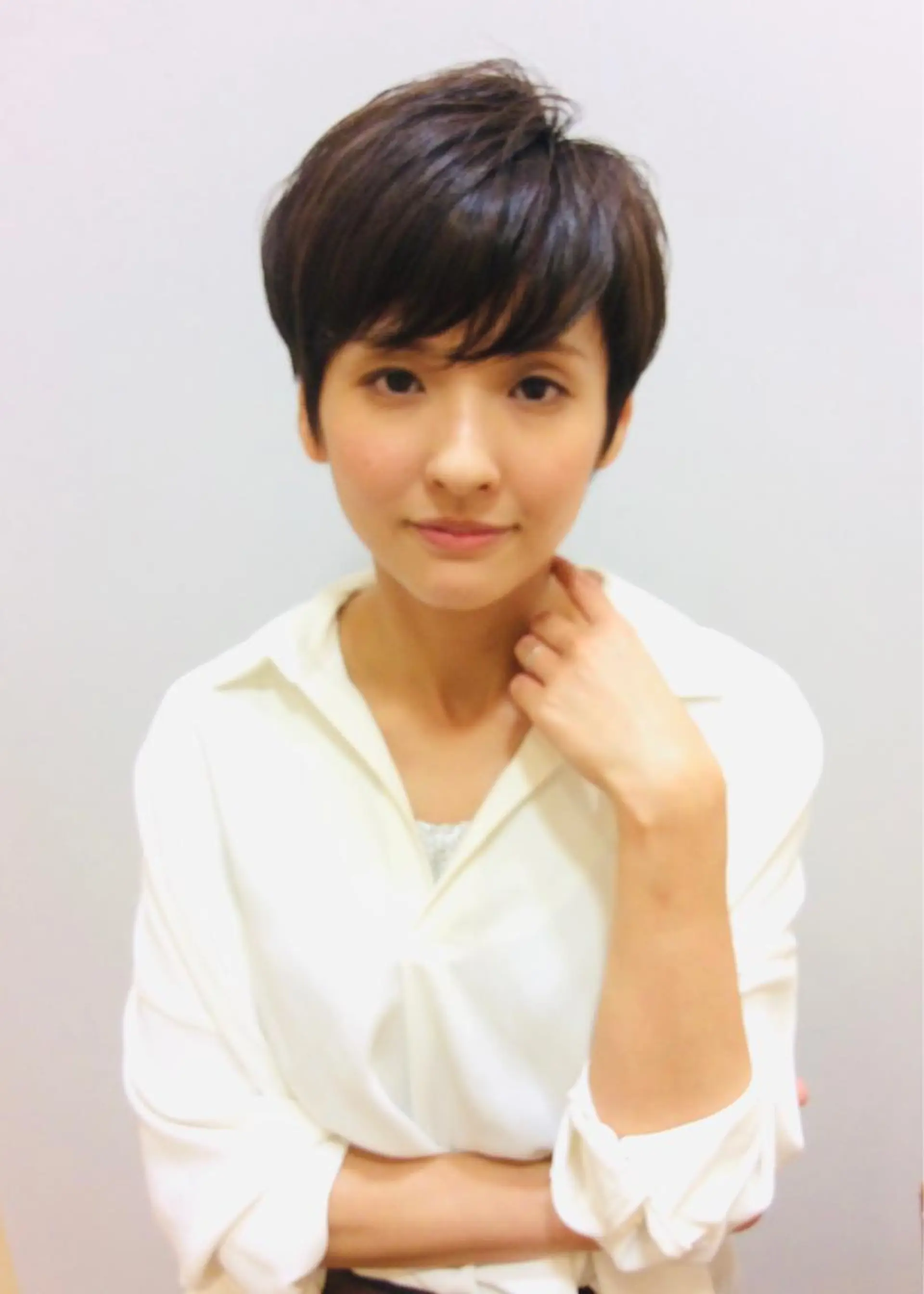 ショート カラー アッシュ ベージュカラー ショートヘア 大野 あさみのヘアスタイル