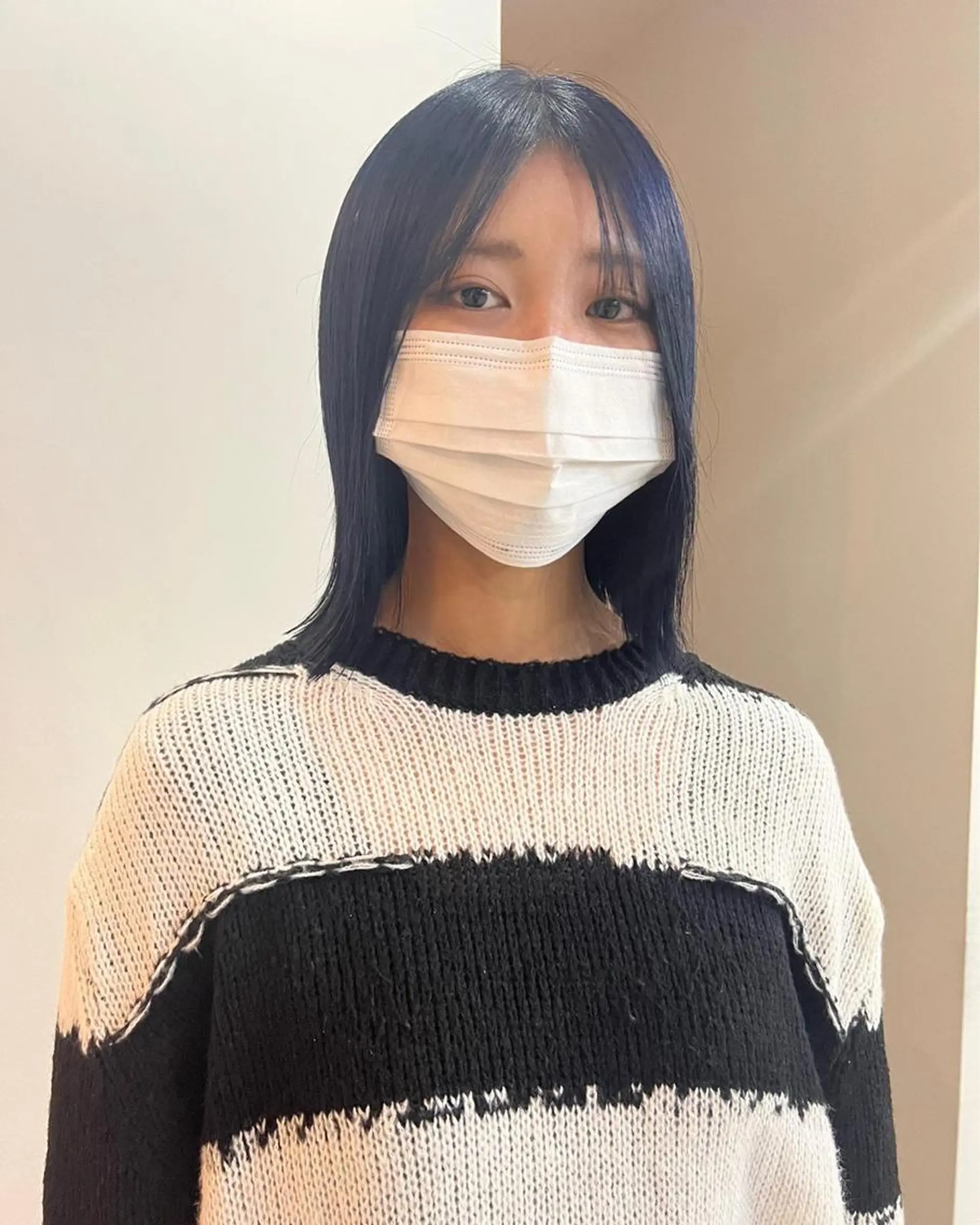 カラー 切りっぱなしボブ/ ブリーチカラー/大塚のヘアスタイル