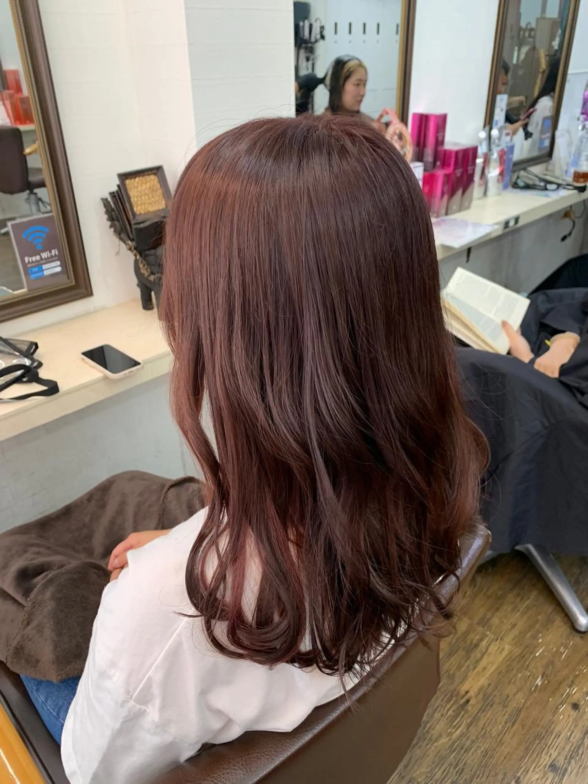 セミロング カラー ブラウンカラー ピンクカラー ピンクブラウン ヘアカラー 🌸U-topia 🌸伊藤穂乃花🌸のヘアスタイル