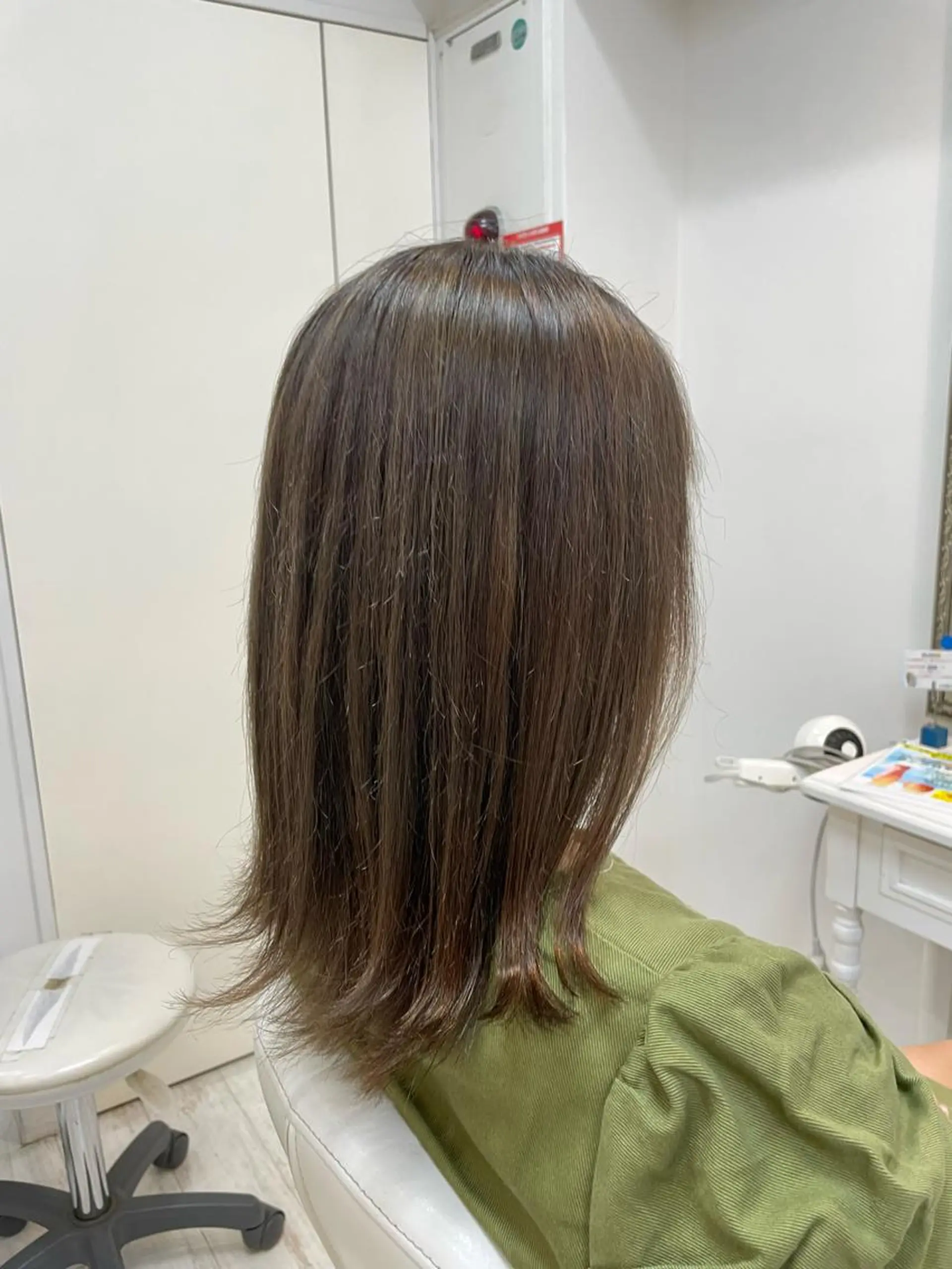 ミディアム カット 縮毛矯正 新籾 尚哉のヘアスタイル