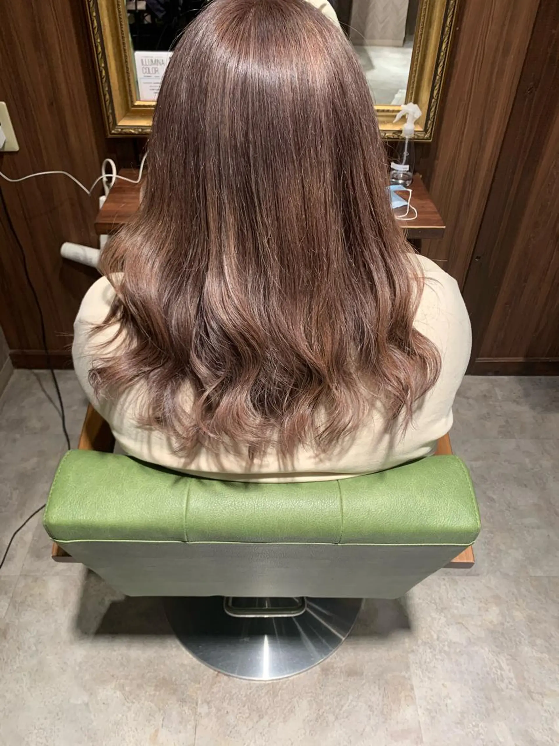 ロング カラー 岩永 瑞希のヘアスタイル