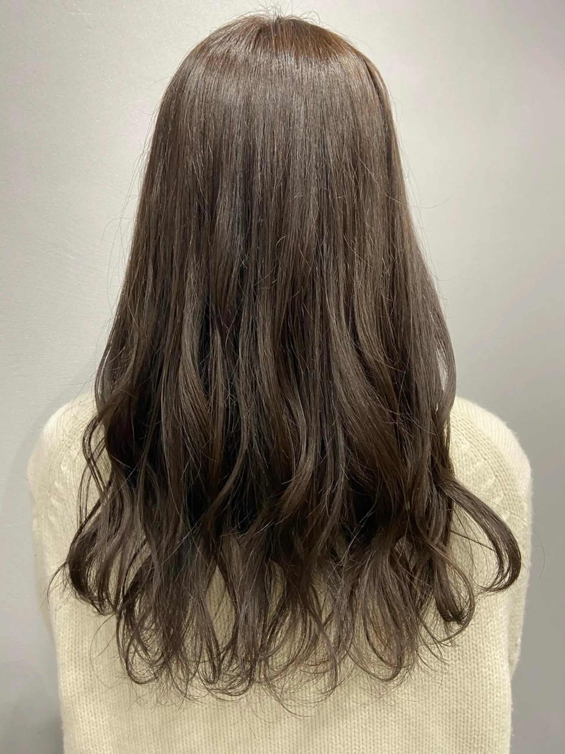 ロング カラー アッシュ バレイヤージュ ブリーチ デザインカラー ハイライトカラー 艶感透明感カラー🤍 hinaのヘアスタイル