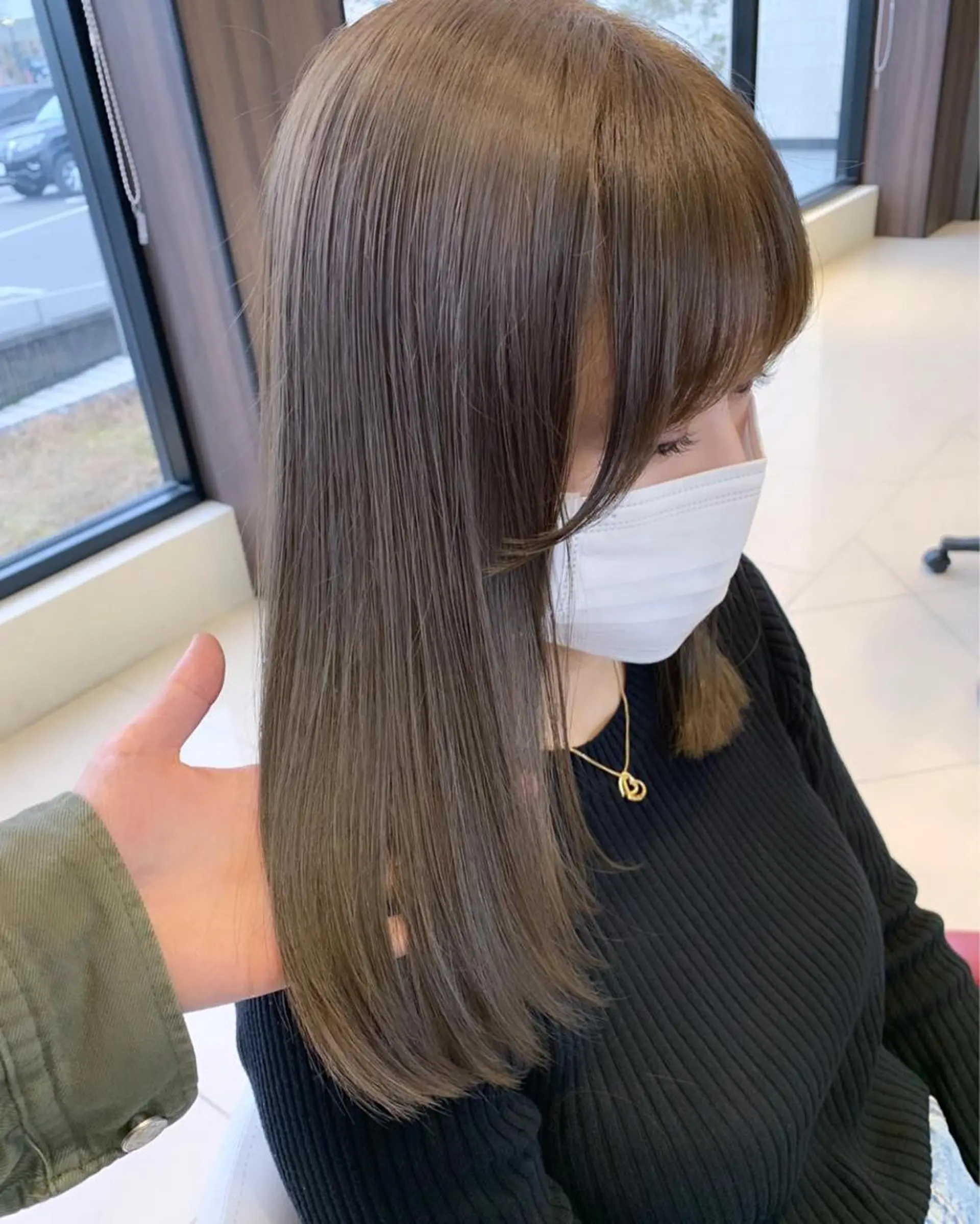 ミディアム カラー ベージュカラー ブリーチ ブリーチなしカラー オリーブベージュ カット ヘアカラー トリートメント 古畑 佑悟のヘアスタイル