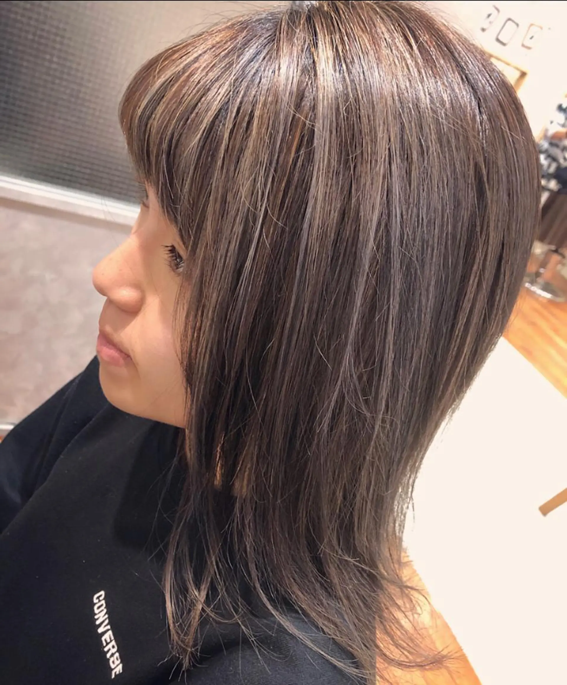 セミロング カラー 髪質改善 トリートメント 酸熱トリートメント ハイダメージ毛 縮毛矯正のヘアスタイル
