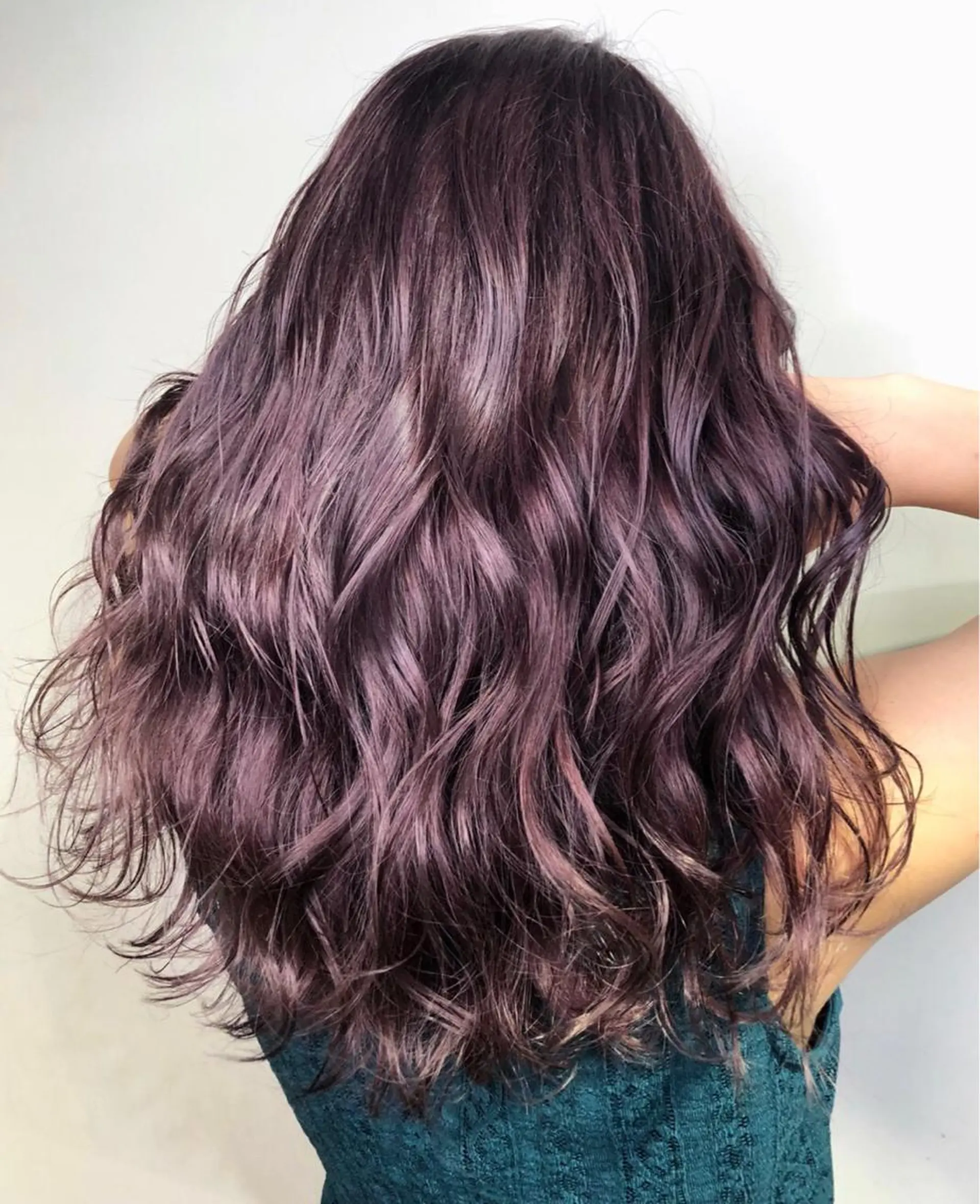 ロング カラー _WHITE＋ 南海難波店のヘアスタイル