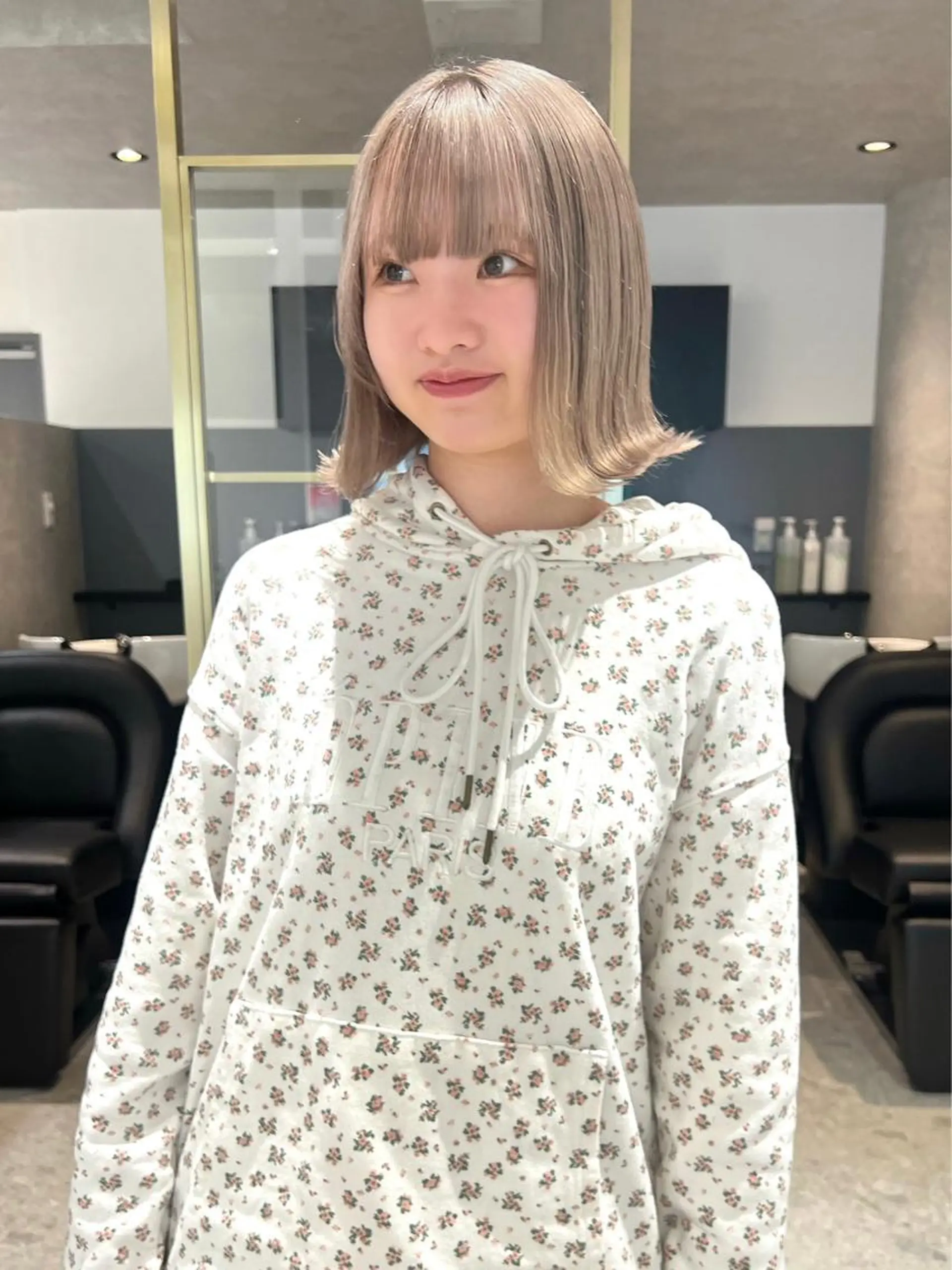 ミディアム ヘアカラー トリートメント AI TOKYO S所属・mizuki 【韓国レイヤー】のヘアスタイル