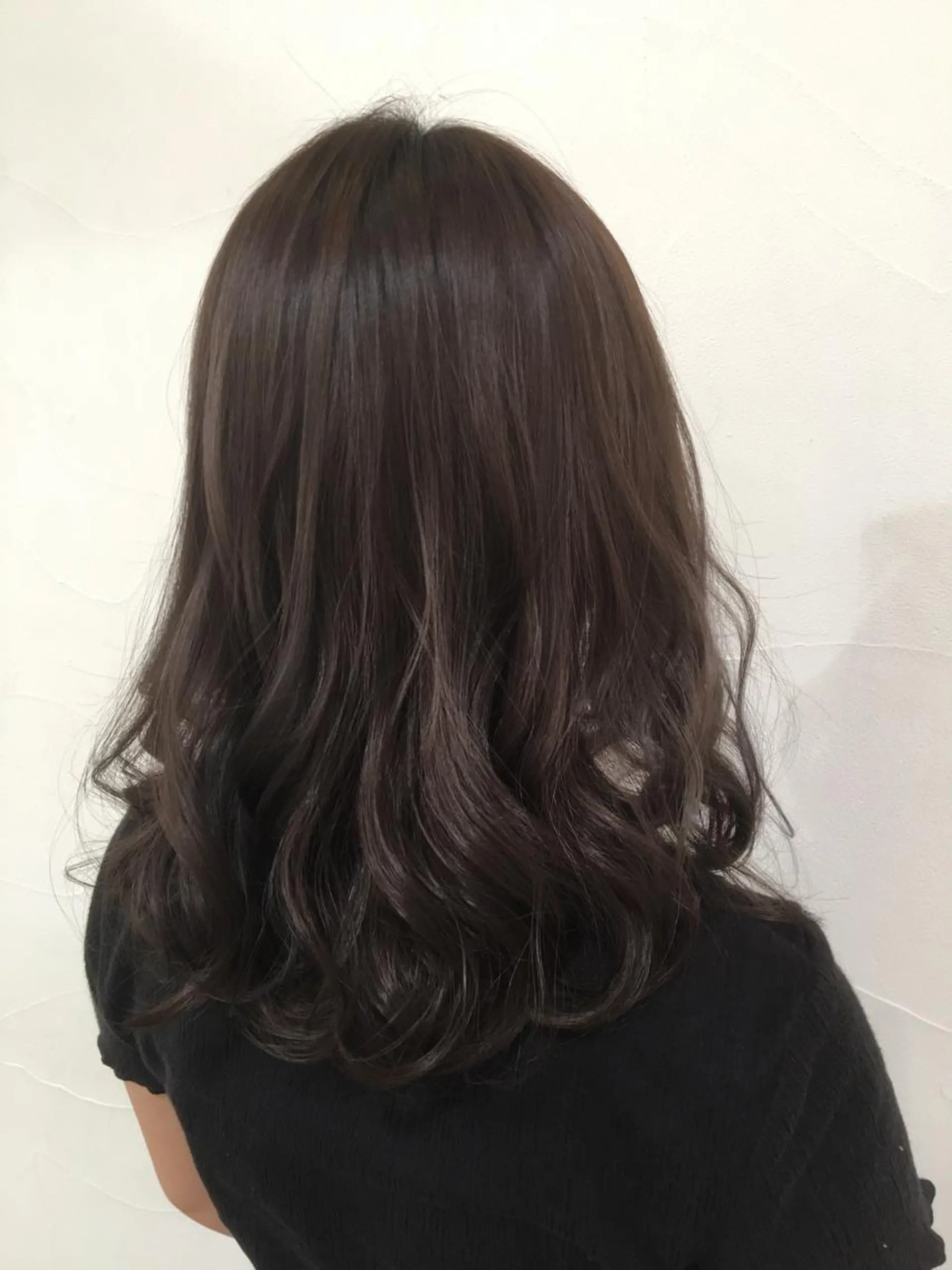 ミディアム カラー グレージュ カット ヘアカラー 乳井 悠香のヘアスタイル