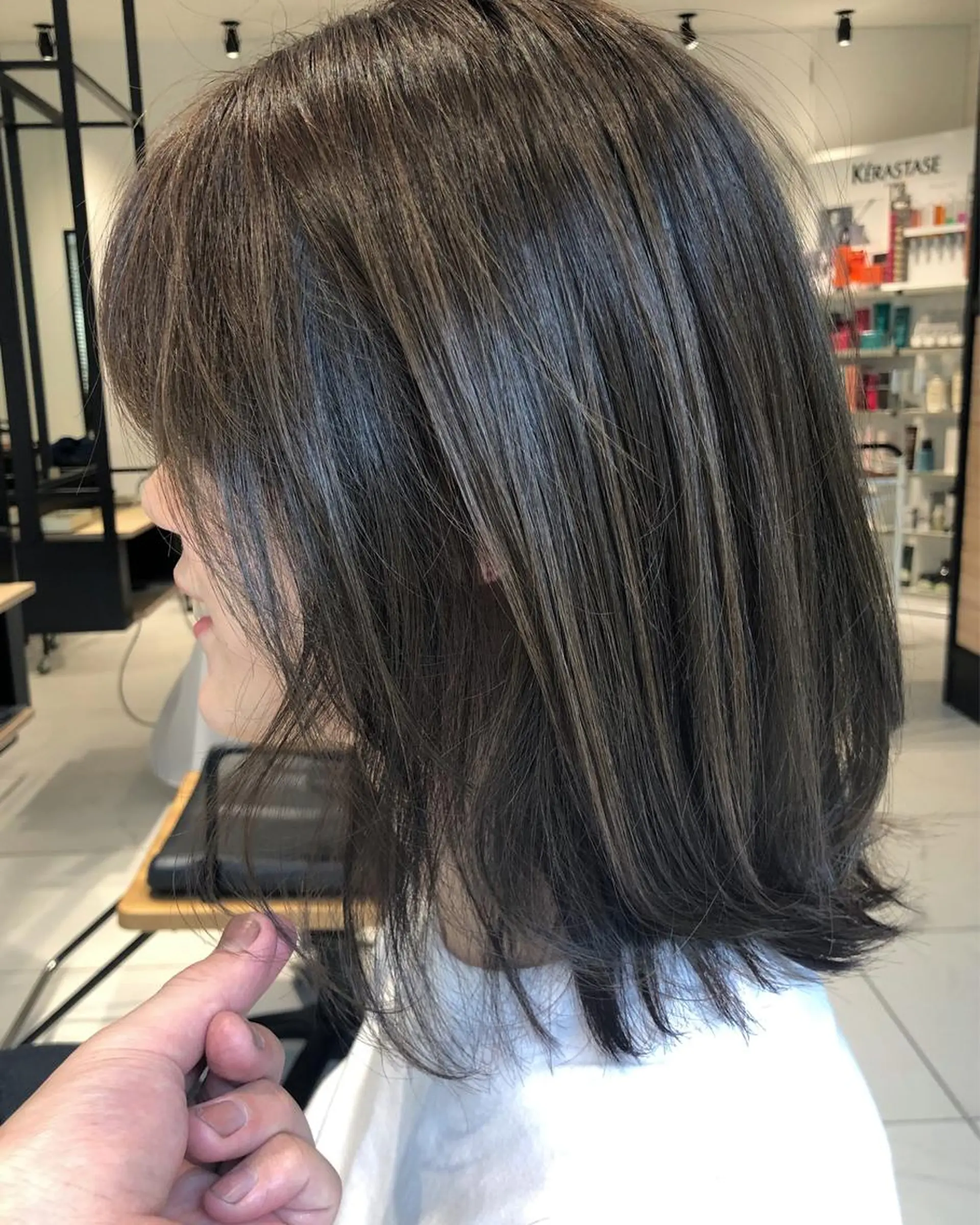 セミロング カラー ブルーカラー ブルージュ ハイライトカラー ハイライト 艶レイヤー/艶髪矯正 /ケラトリ/石井のヘアスタイル