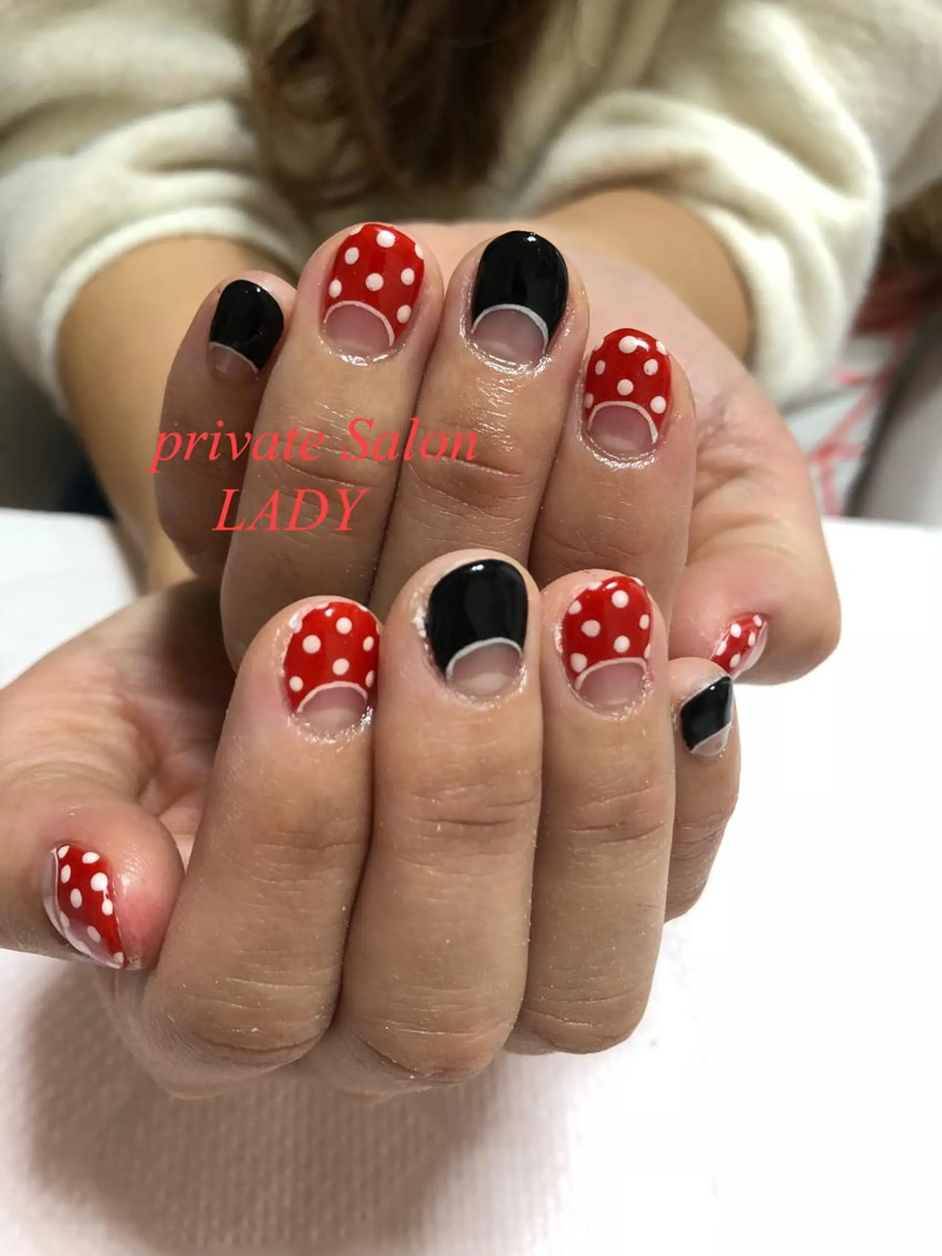 ネイル ドット ハンドネイル 桜田 麻菜のネイルデザイン