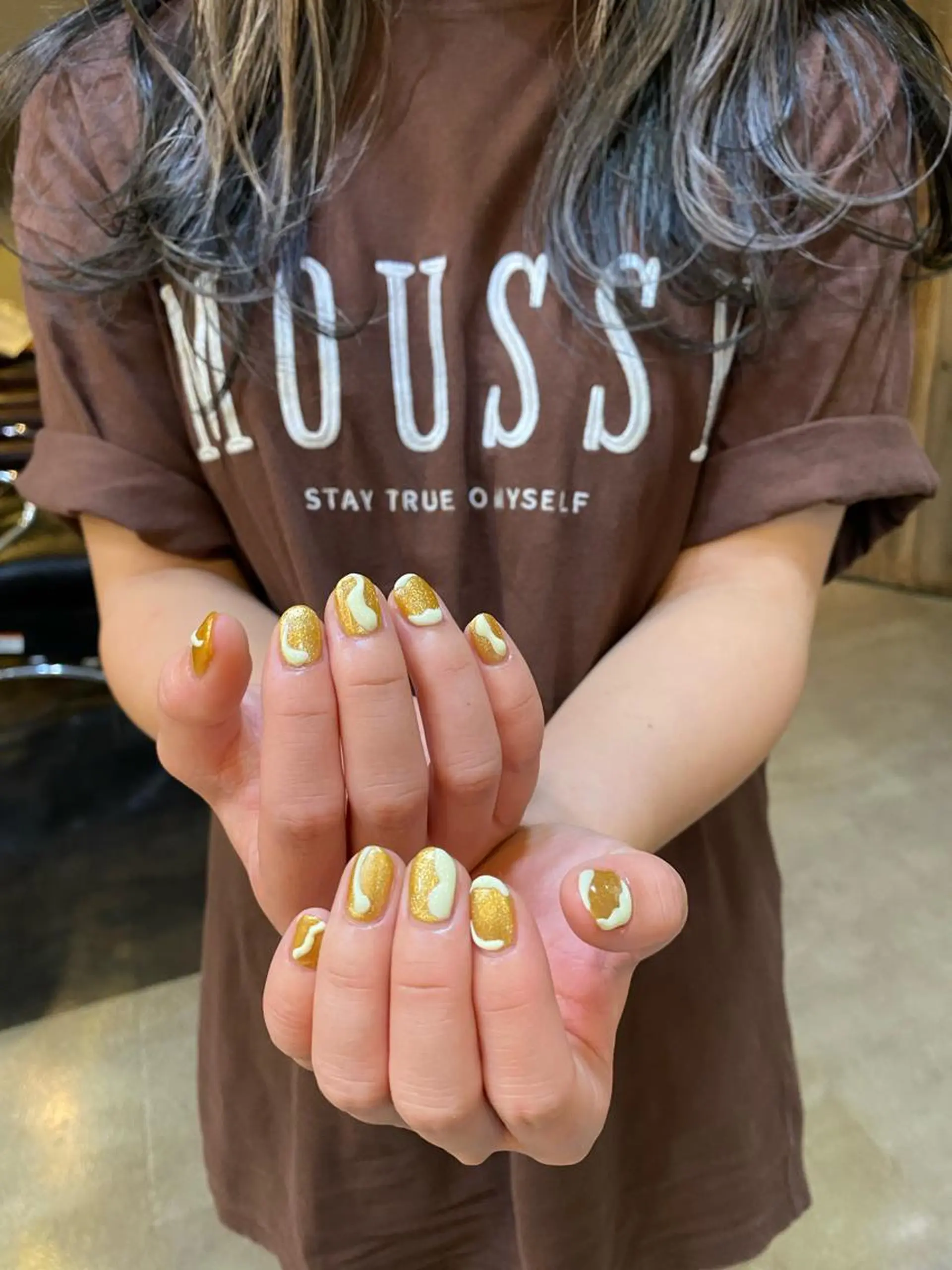 セミロング カラー パーマ ヘアアレンジ メンズ キッズ ネイル viewstokyo所属・mana 暖色カラーカットのヘアスタイル