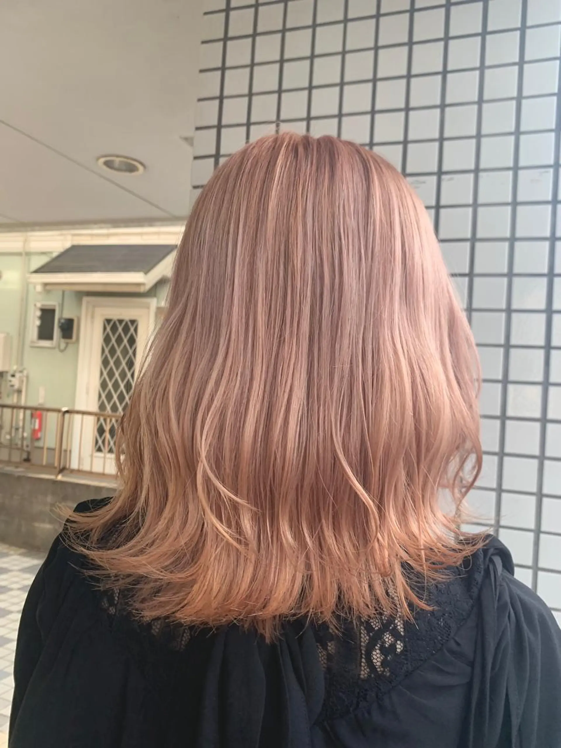 カラー バレイヤージュ ブリーチ ケアブリーチ ダブルカラー イヤリングカラー 🌷かわばた めい🌷のヘアスタイル