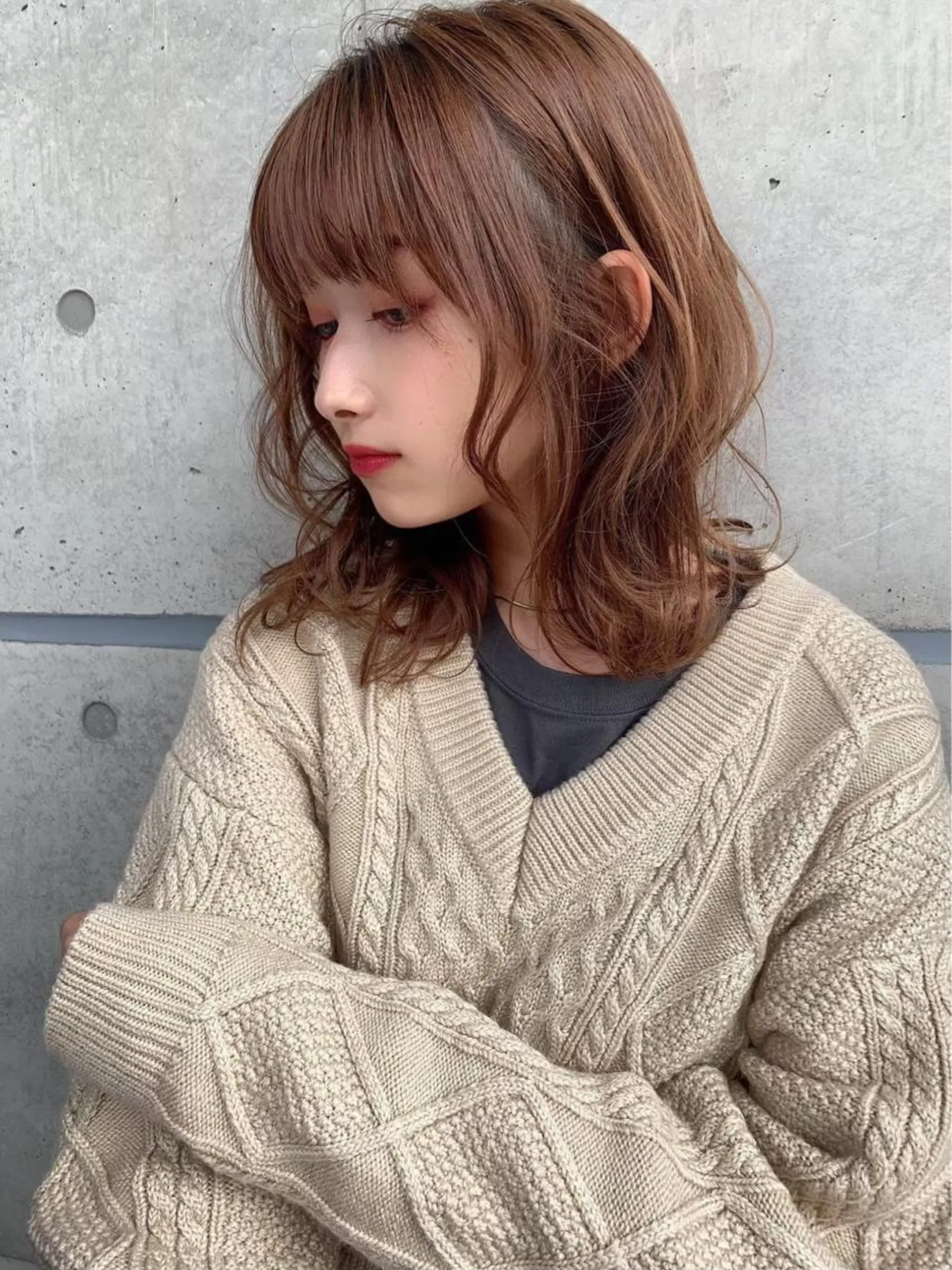 セミロング 韓国レイヤー ハッシュカットのヘアスタイル