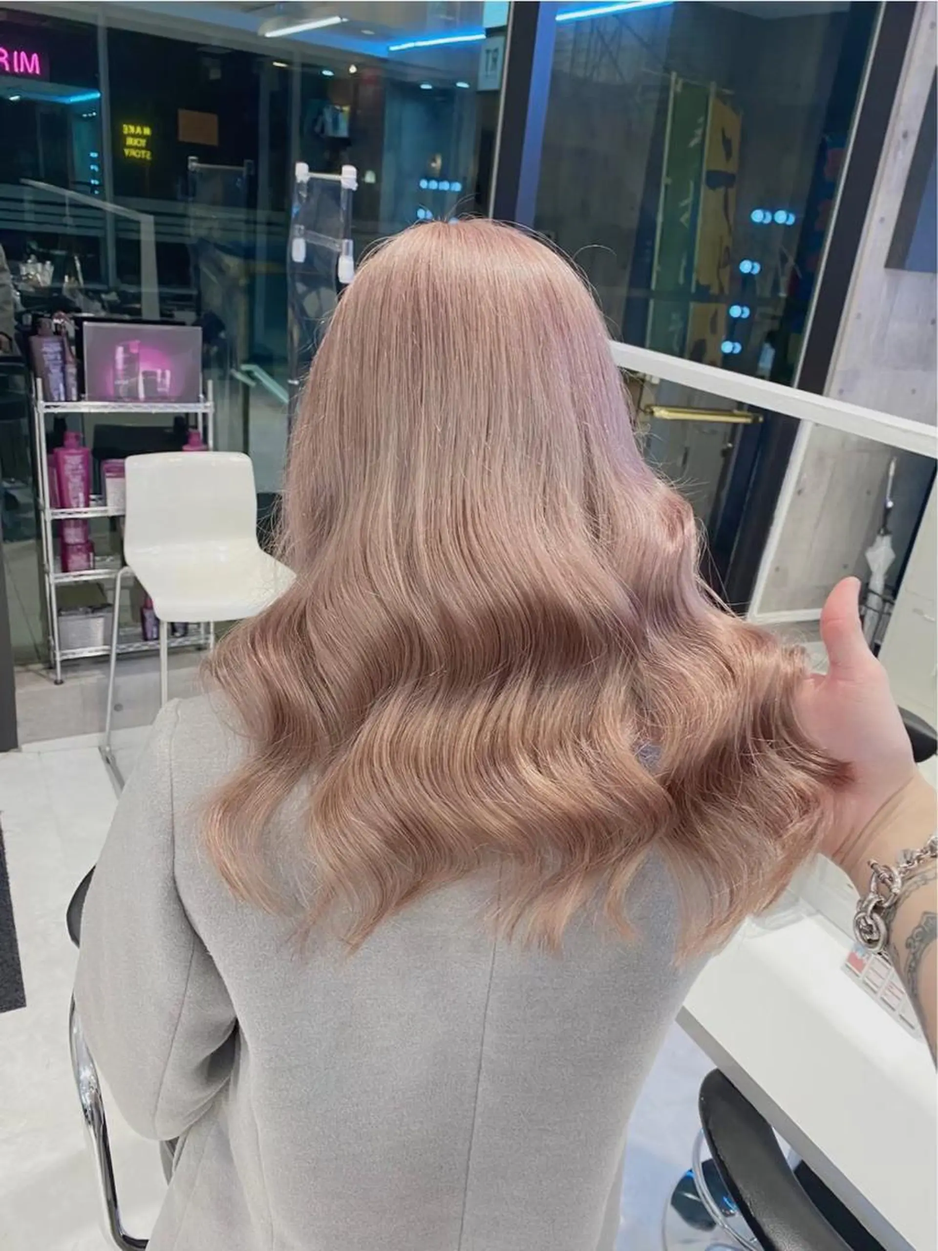 セミロング カラー ヘアアレンジ メンズ キッズ メンズバレイヤージュ メンズブリーチ メンズハイライト メンズハイトーン メンズインナーカラー ヘアカラー トリートメント ヘアセット 【ブリーチ】色落ち* お任せ🎀俊介のヘアスタイル