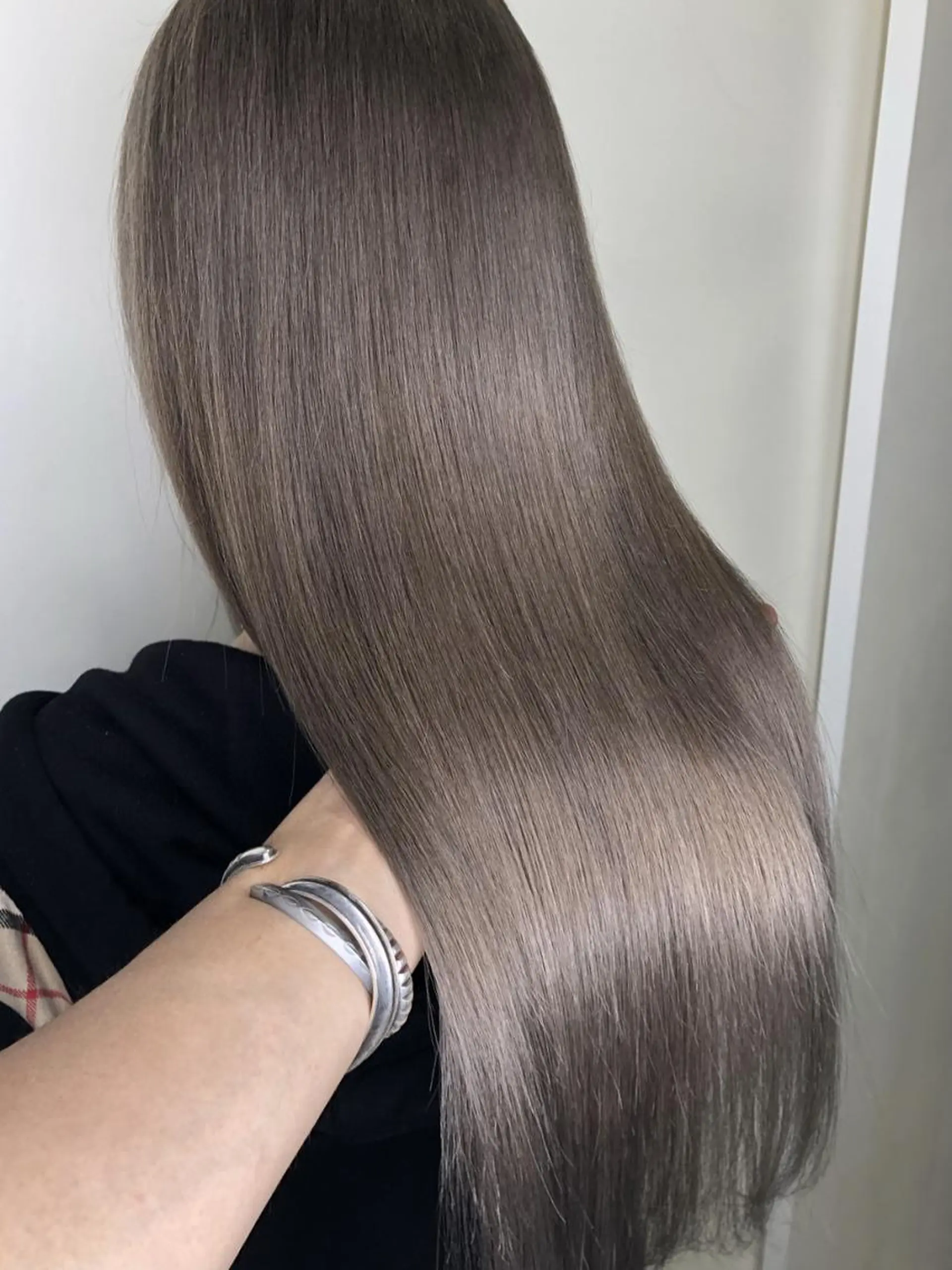 セミロング カット ヘアカラー トリートメント 兒玉 一成のヘアスタイル