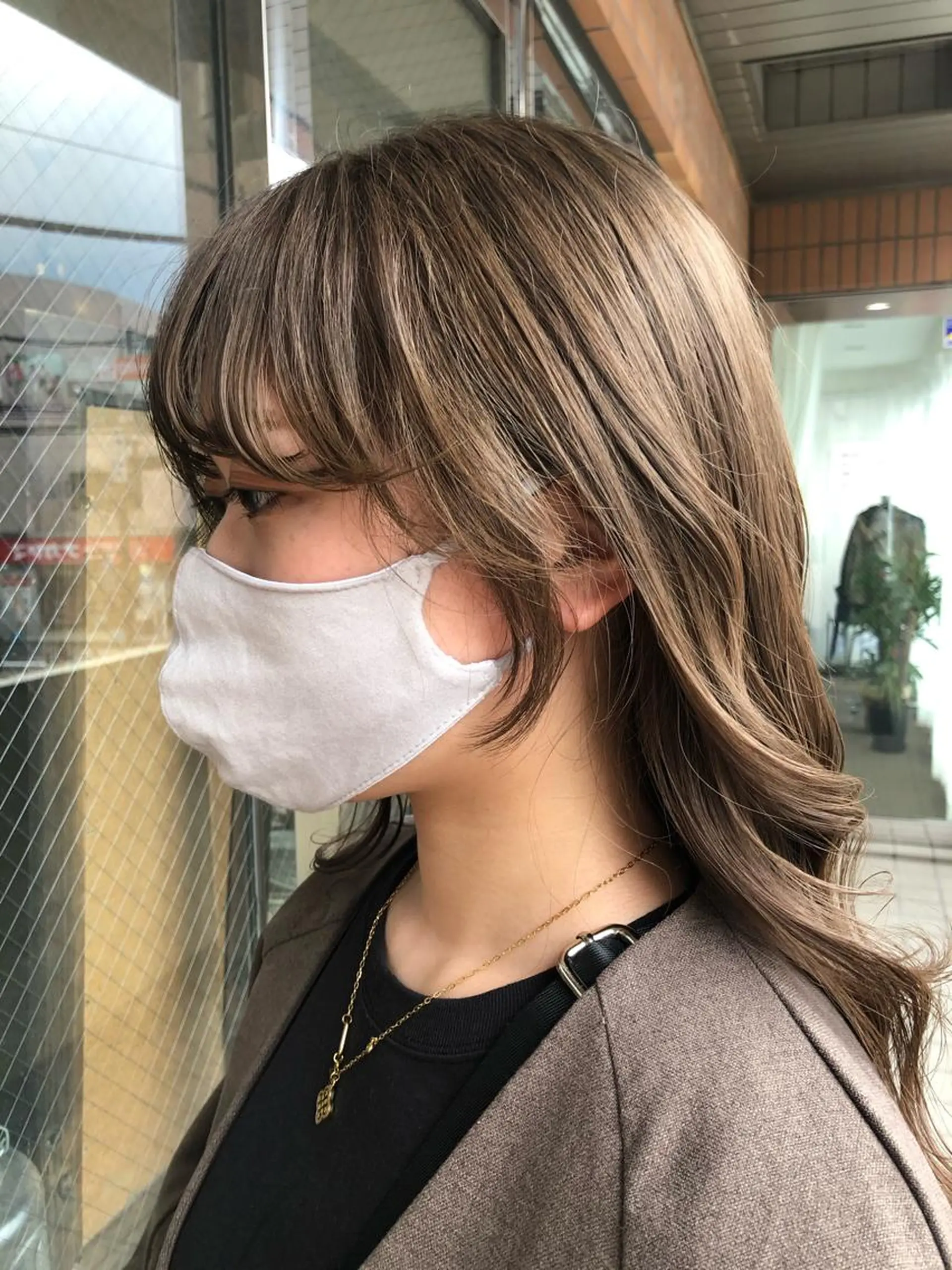 ロング カラー 顔周りカット おくれ毛 bococa りんのヘアスタイル