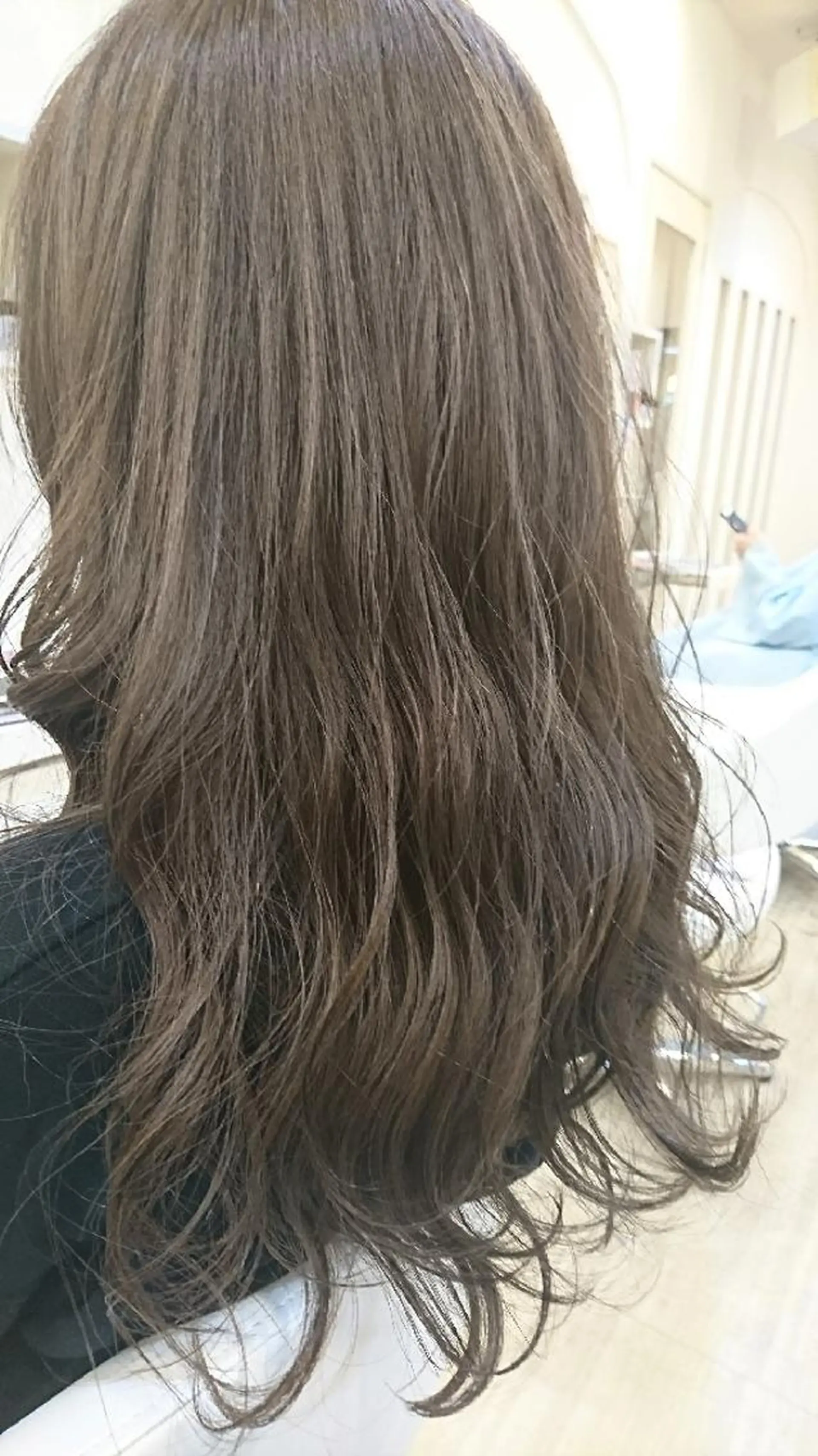 ロング カラー アッシュ 透明感カラー 池田 恵久美のヘアスタイル