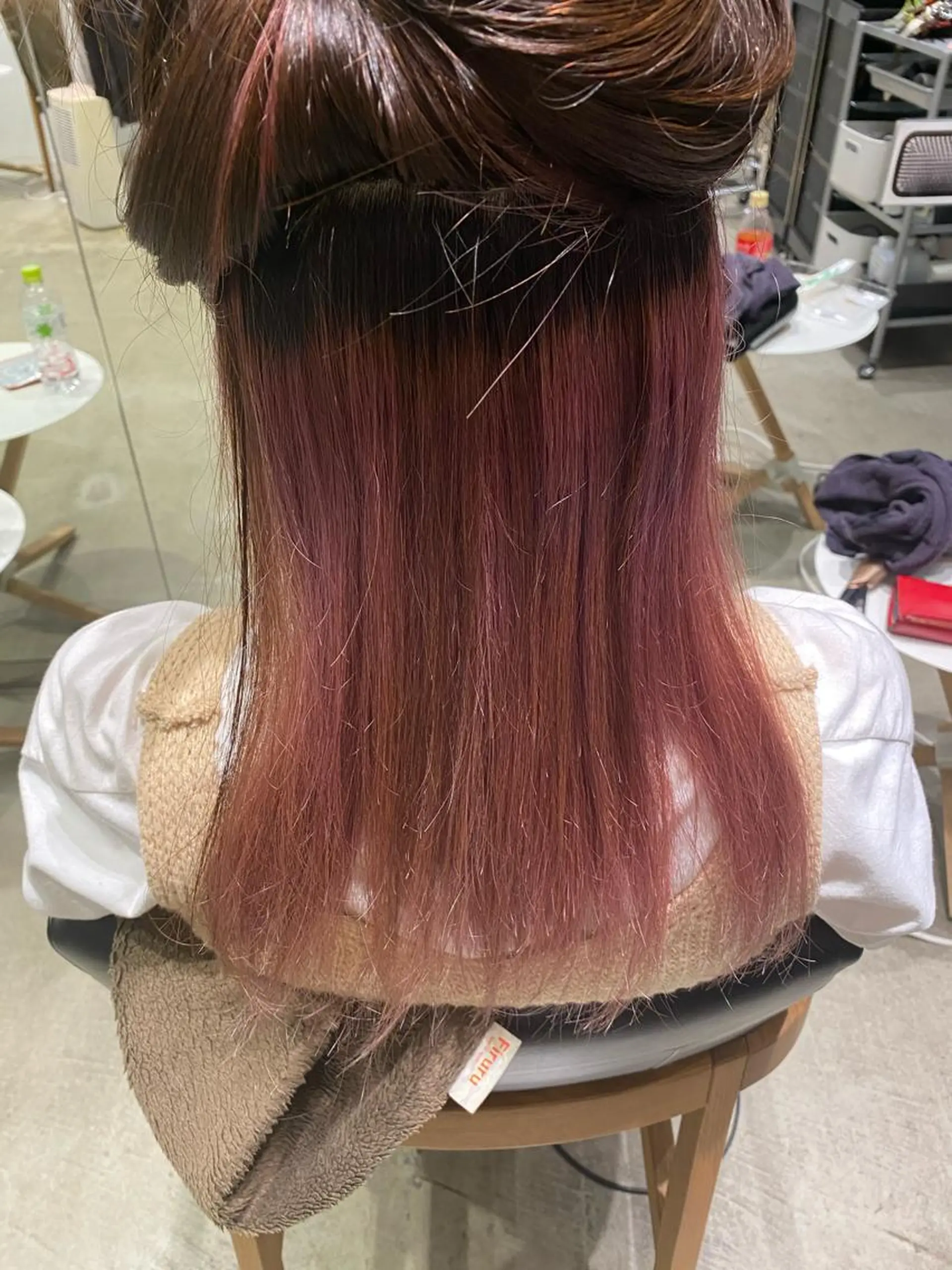 セミロング カラー インナーカラー THREE by keep所属・加藤 優紗のヘアスタイル