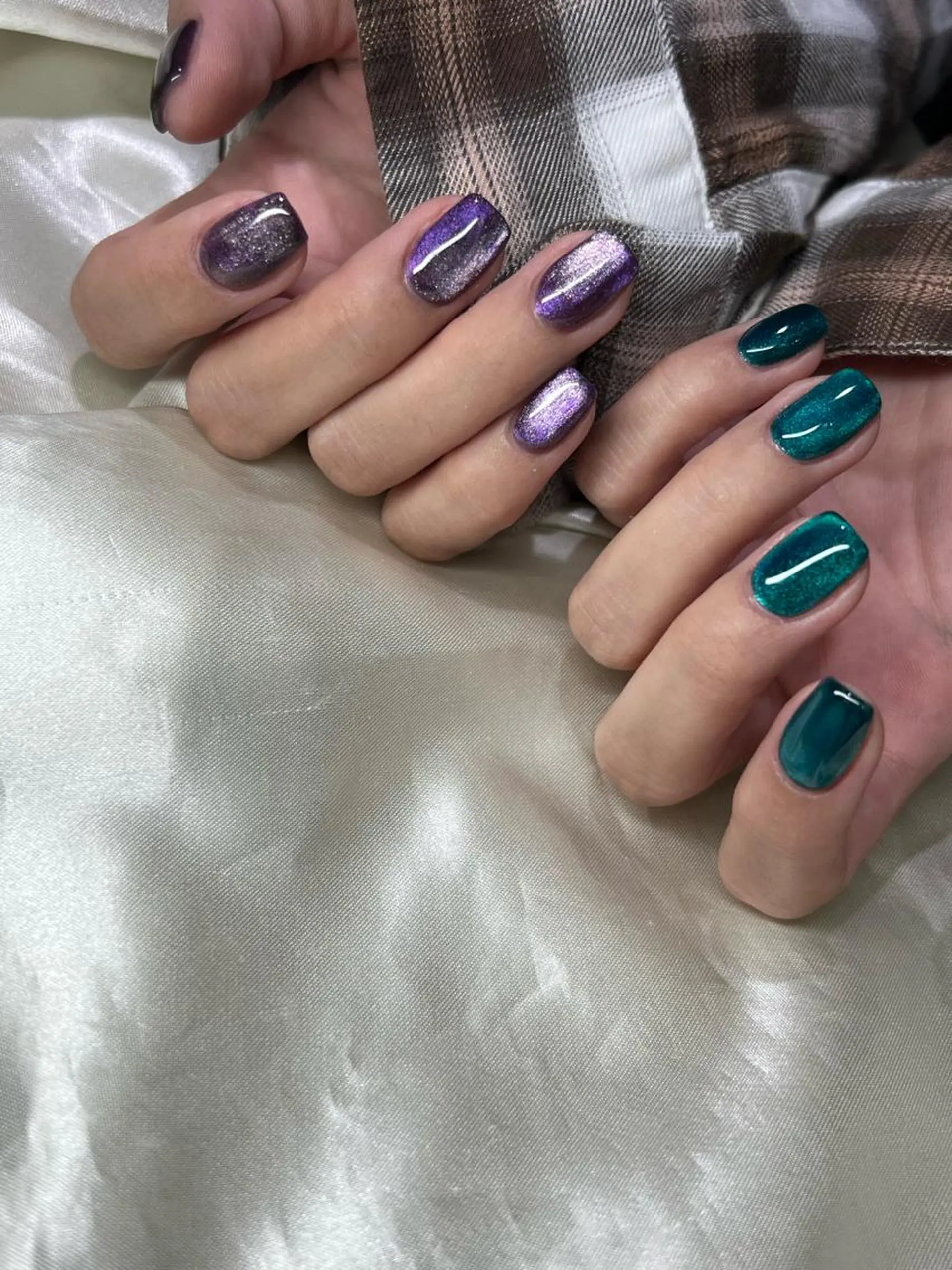 ネイル グリーン マグネットネイル 持ち込み ニュアンスネイル パープル ハンドネイル ハンドケア Charme. NOBUKOのネイルデザイン