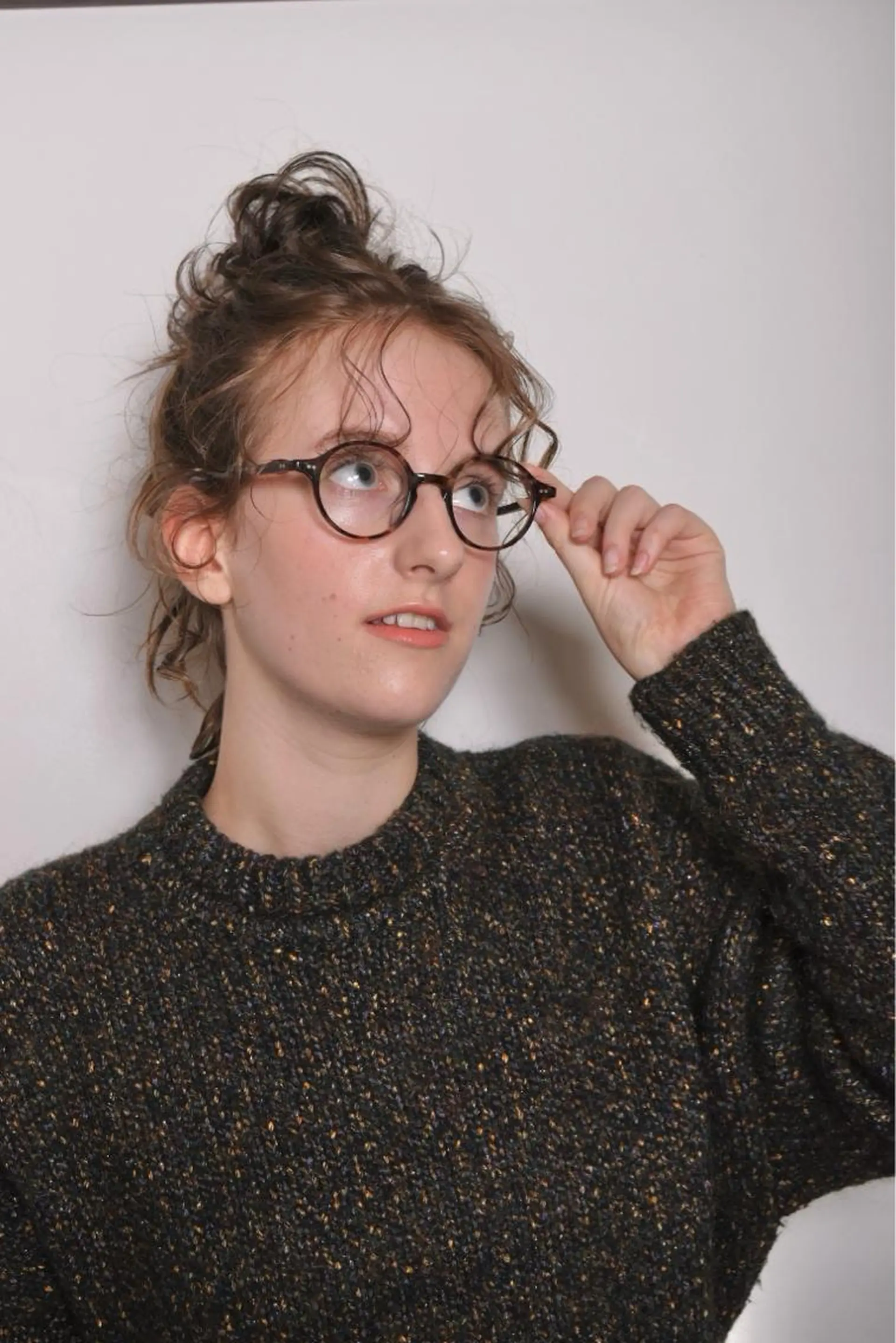 セミロング カラー パーマ ヘアアレンジ お団子ヘア セミロングパーマ AND THE BRICKS所属・AND THE BRICKS北川珠紀の眉毛・アイブロウイメージ