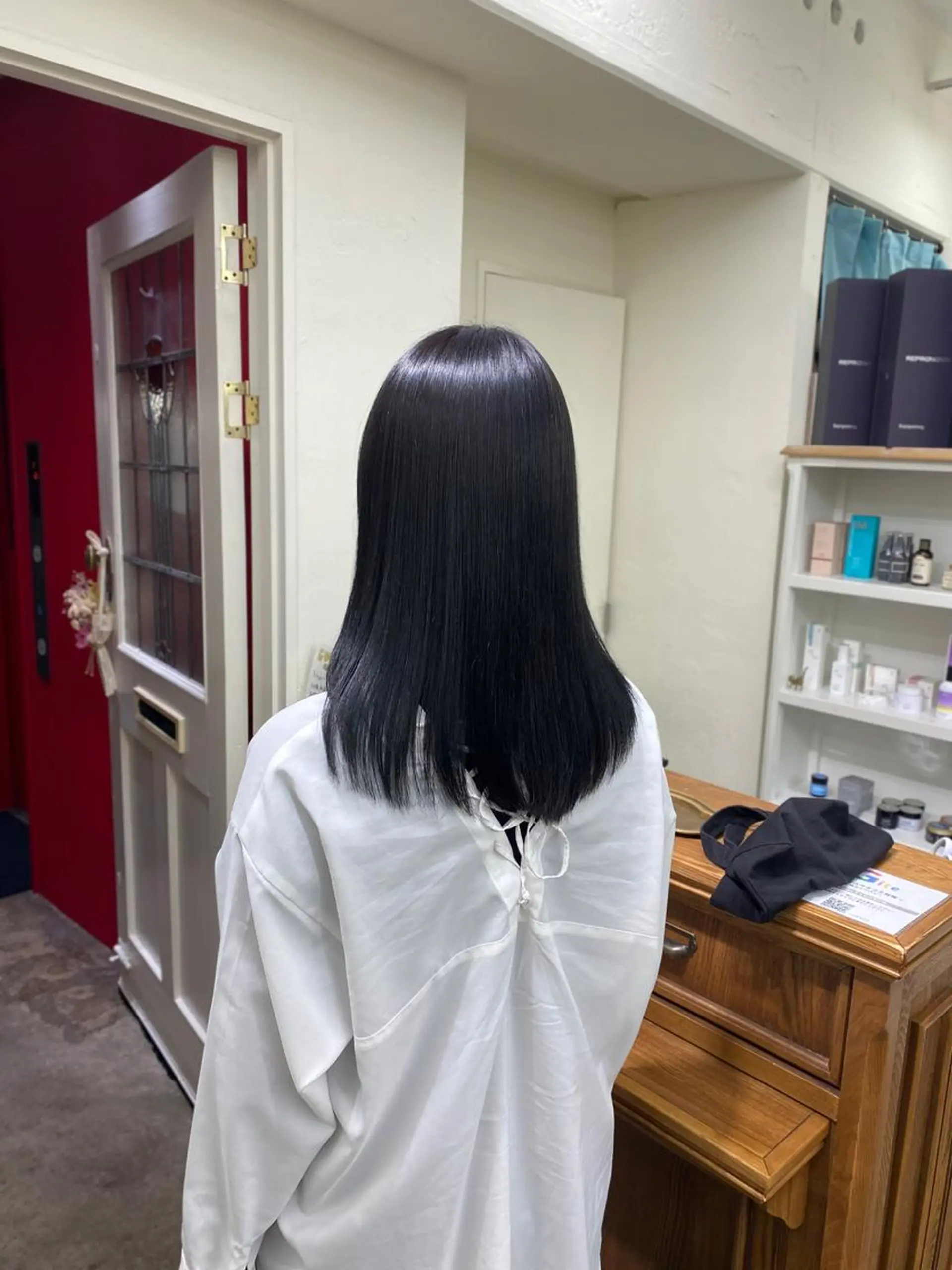 セミロング 髪質改善 ヨシンモリ レイヤーカット 縮毛矯正 カット 縮毛矯正 ウルフ/レイヤー /パーマ　ナユタのヘアスタイル