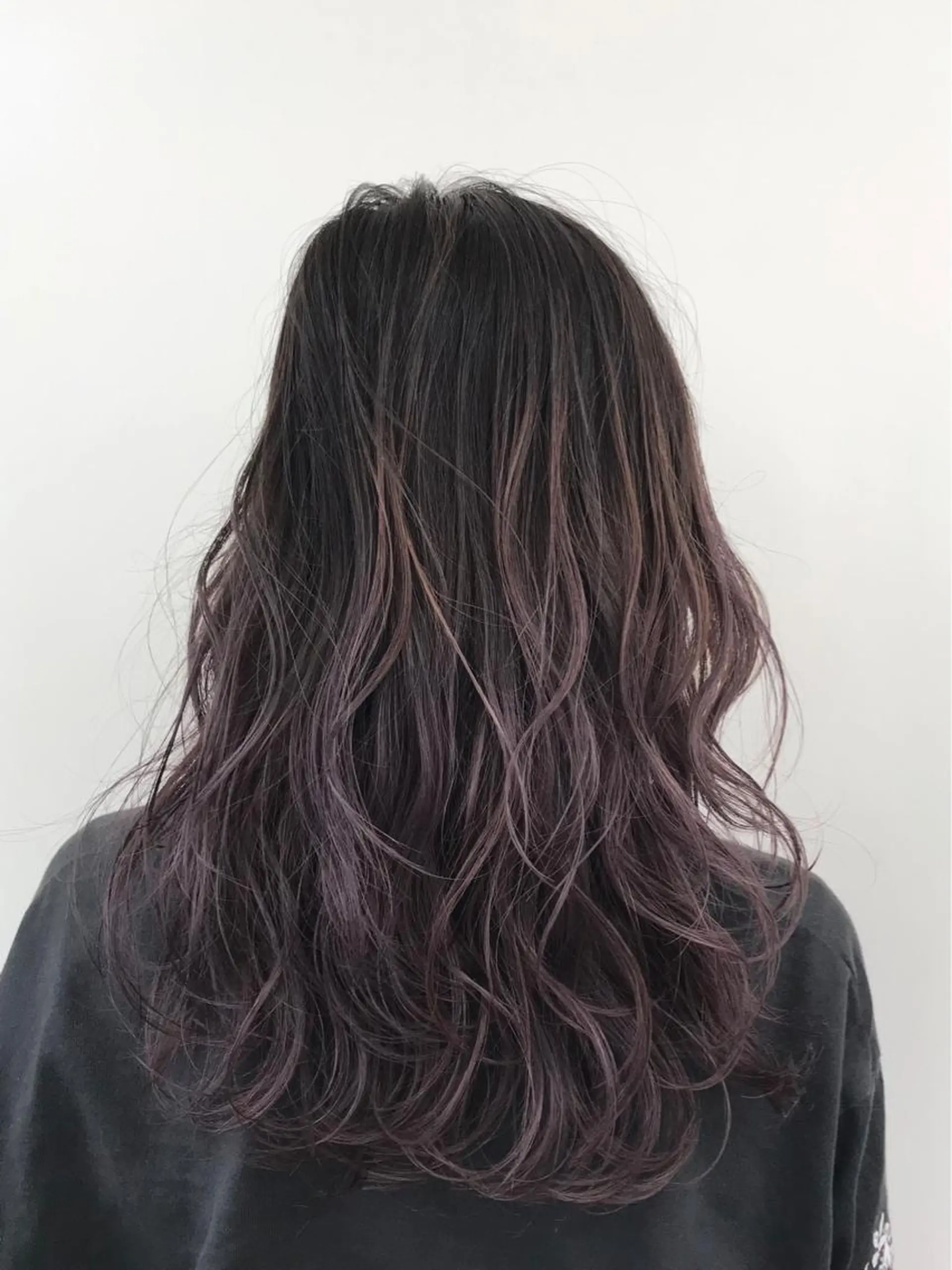 セミロング カラー バレイヤージュ レイヤーカット シェールピエール所属・Laf かおりのマツエク・マツパデザイン