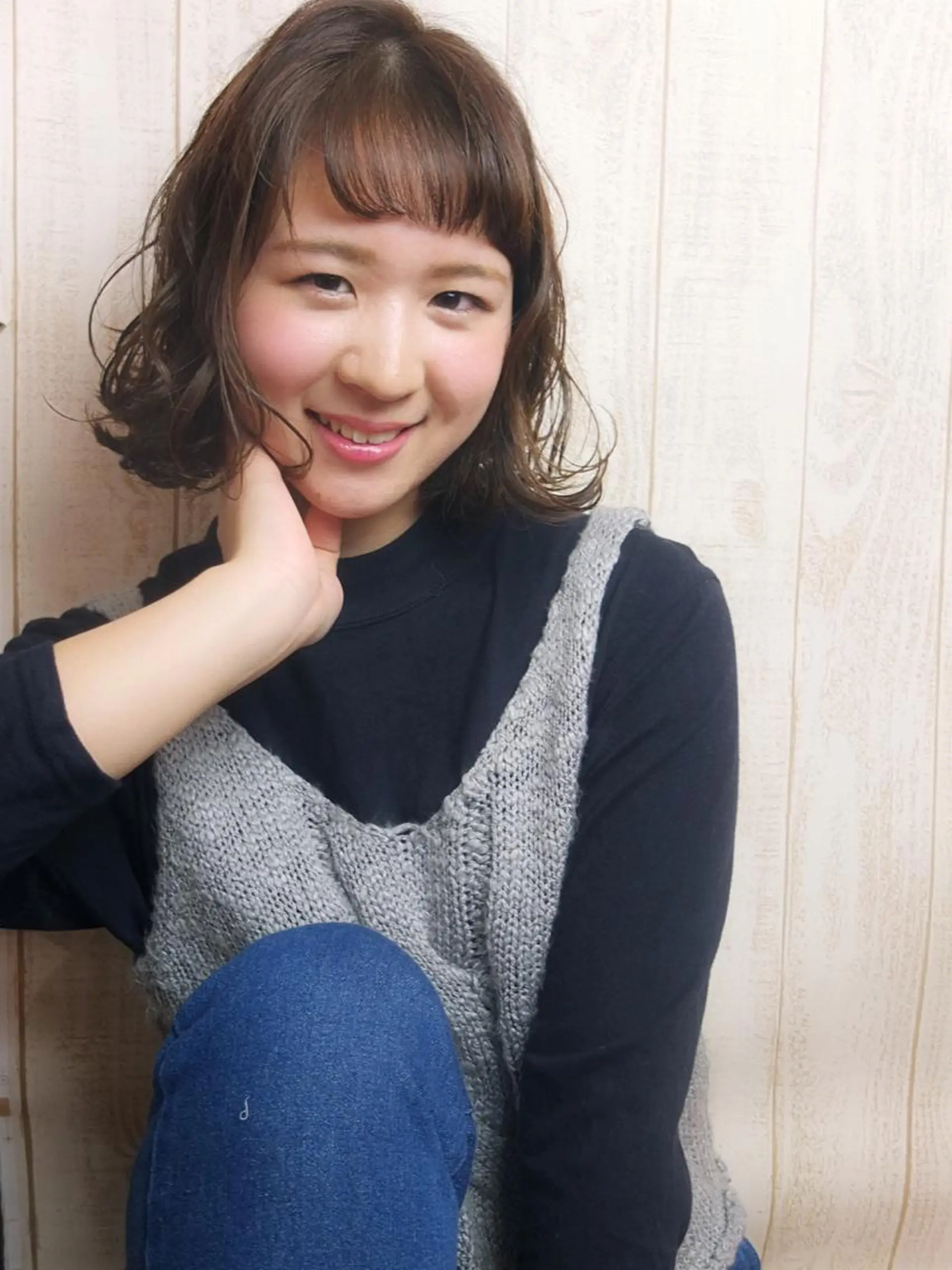 ミディアム 齋藤 咲のヘアスタイル