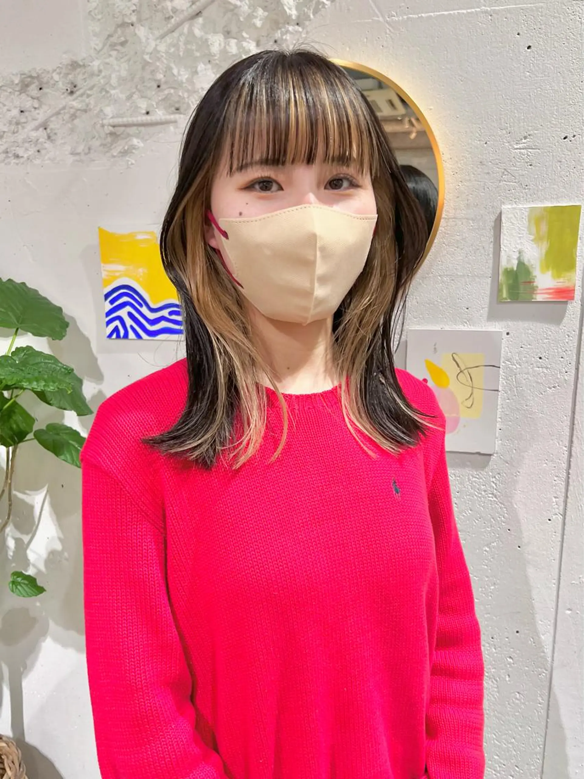 セミロング カット ヘアカラー 石井 菜々のヘアスタイル