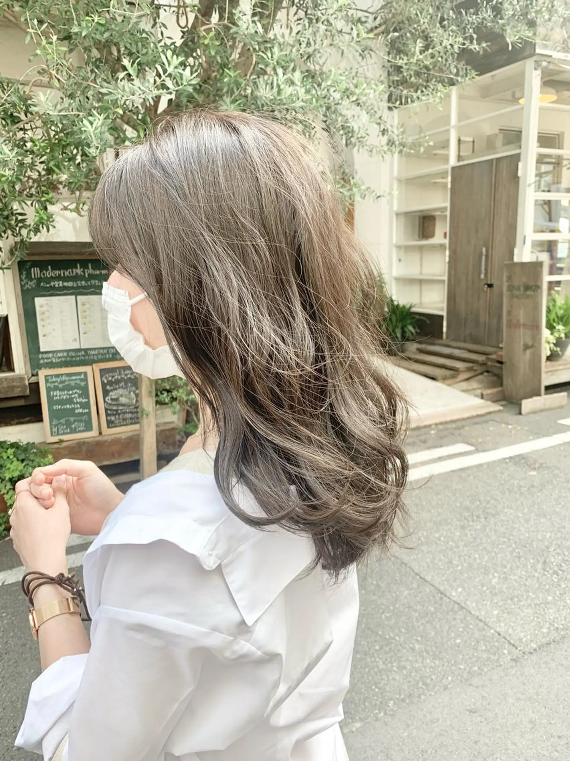 セミロング カラー カット ヘアカラー トリートメント LEB所属・下河 宗太のヘアスタイル