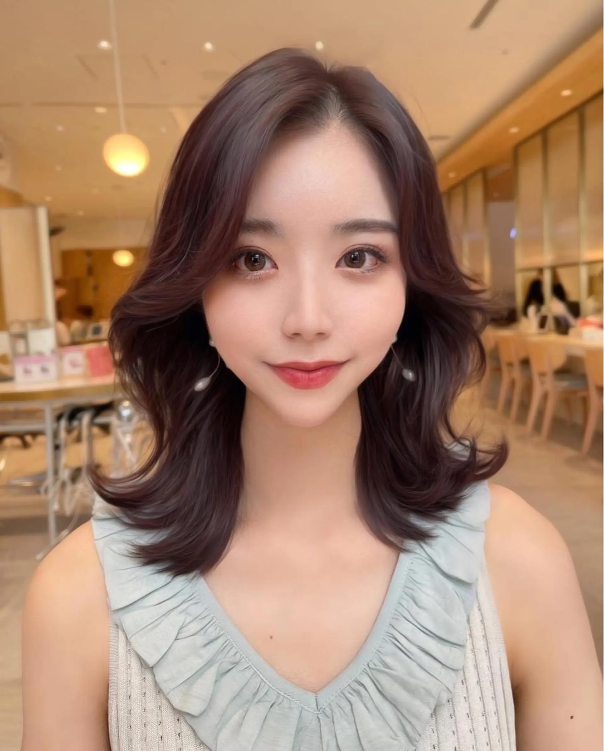 ミディアム レイヤーカット カット ヘアカラー トリートメント ボブパーマ ウルフパーマのヘアスタイル