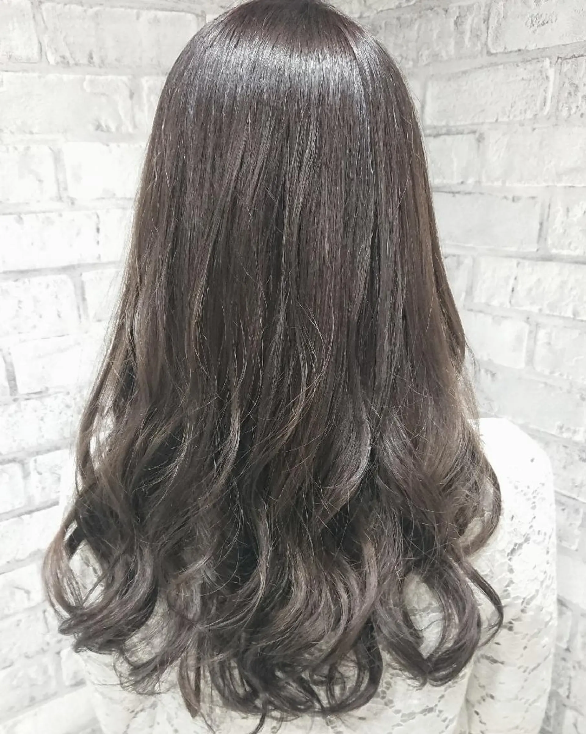 セミロング カラー ヘアアレンジ グレージュ ヘアカラー トリートメント 秋山 幸太のヘアスタイル