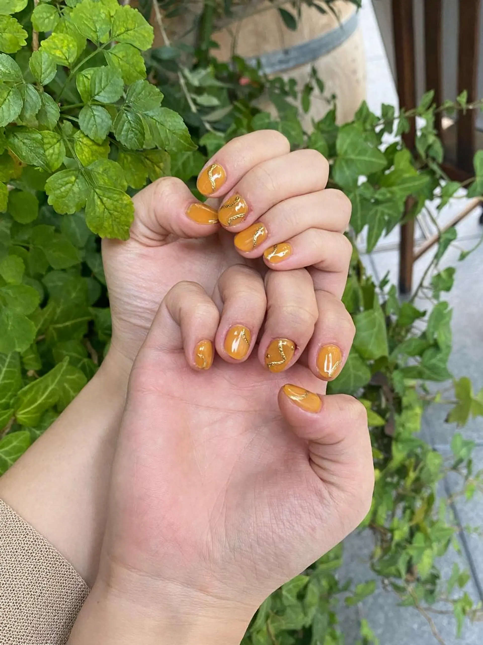 ネイル 透け感ベージュ /ミハルのヘアスタイル