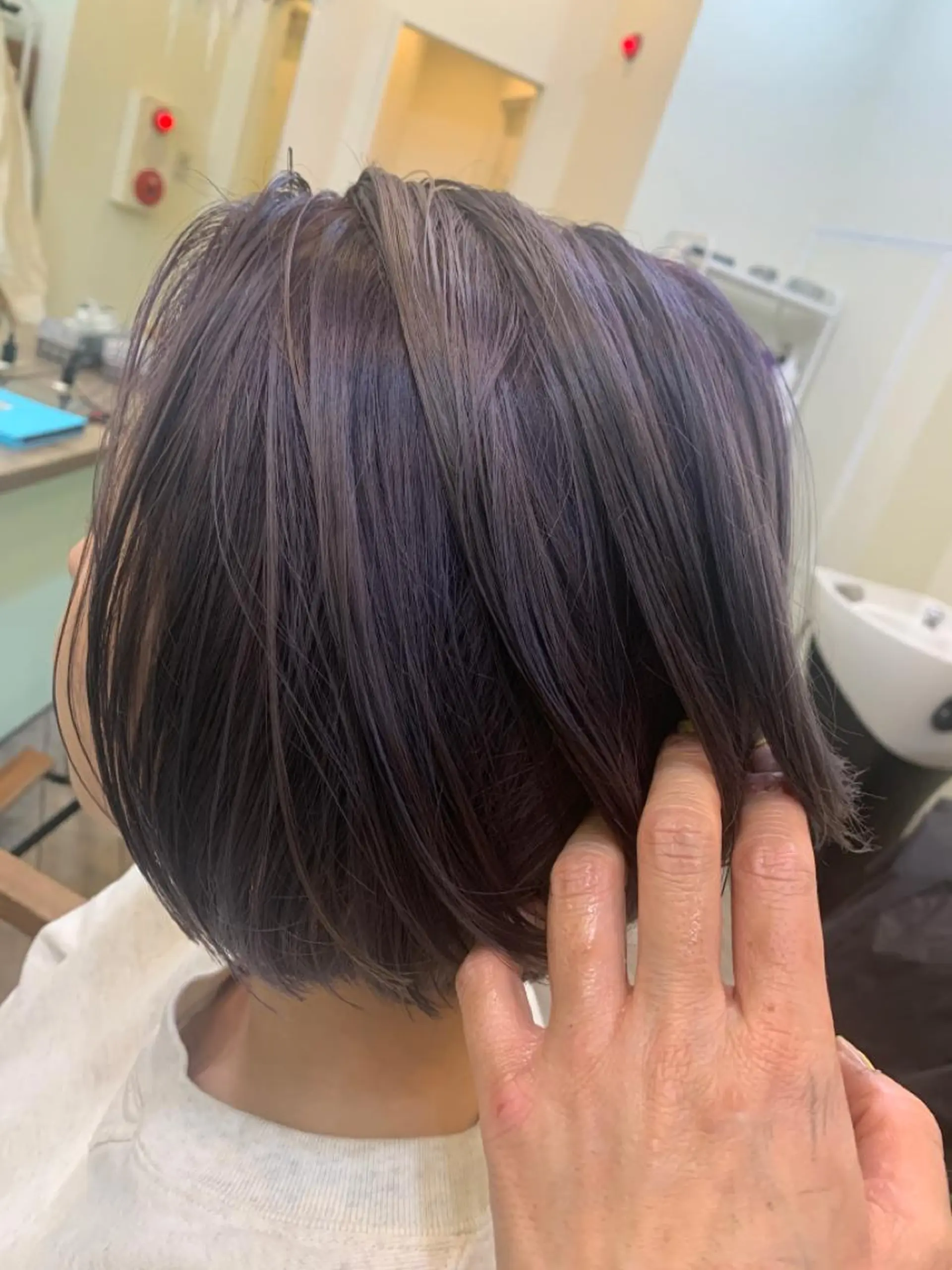 ショート カット ヘアカラー トリートメント 鶴見 和美のヘアスタイル