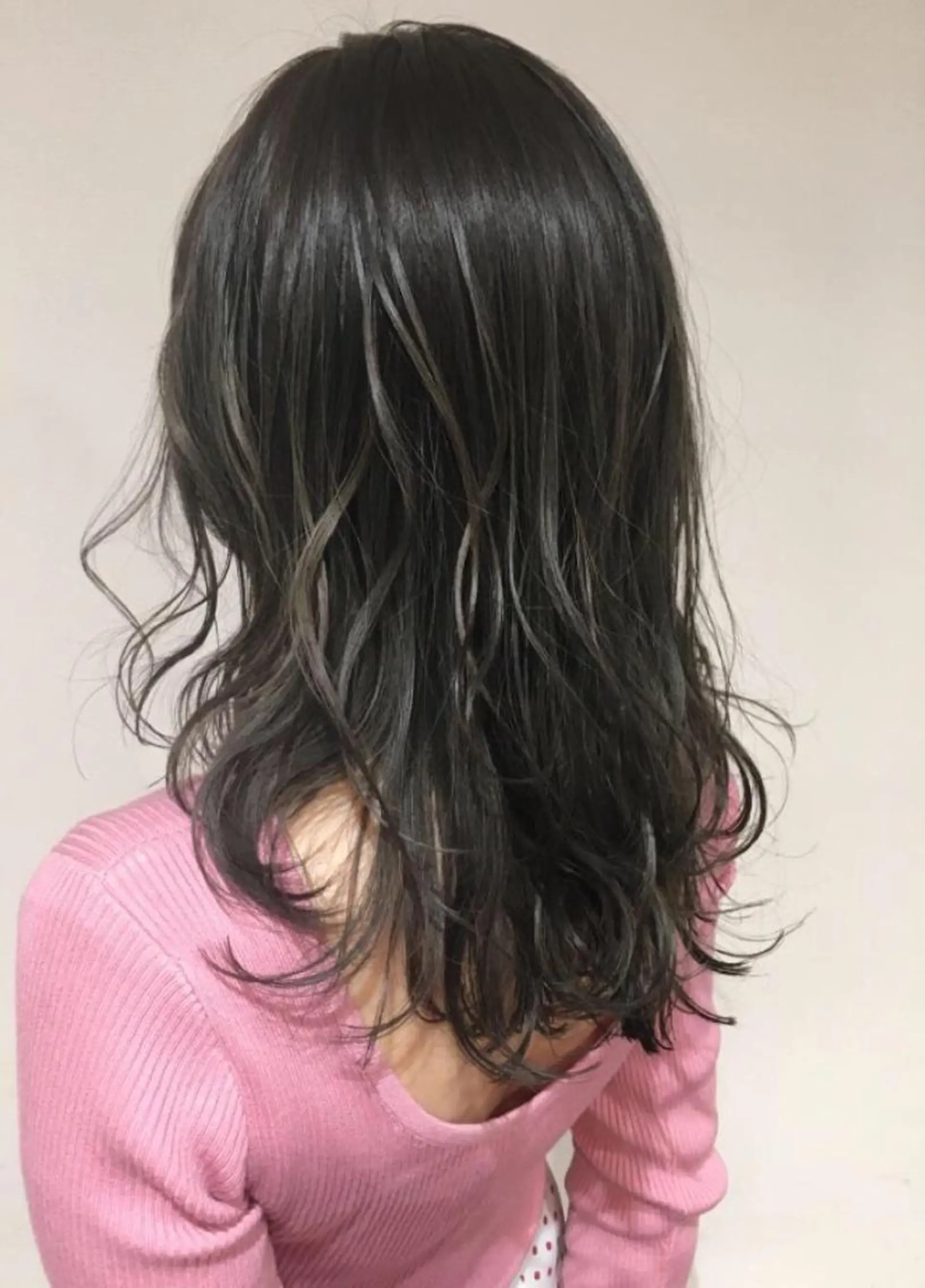 ロング カラー ヘアアレンジ グレージュ ハイライトカラー カーキグレージュ ハイライト 12月限定クーポン 💕大量更新ブリーチのヘアスタイル
