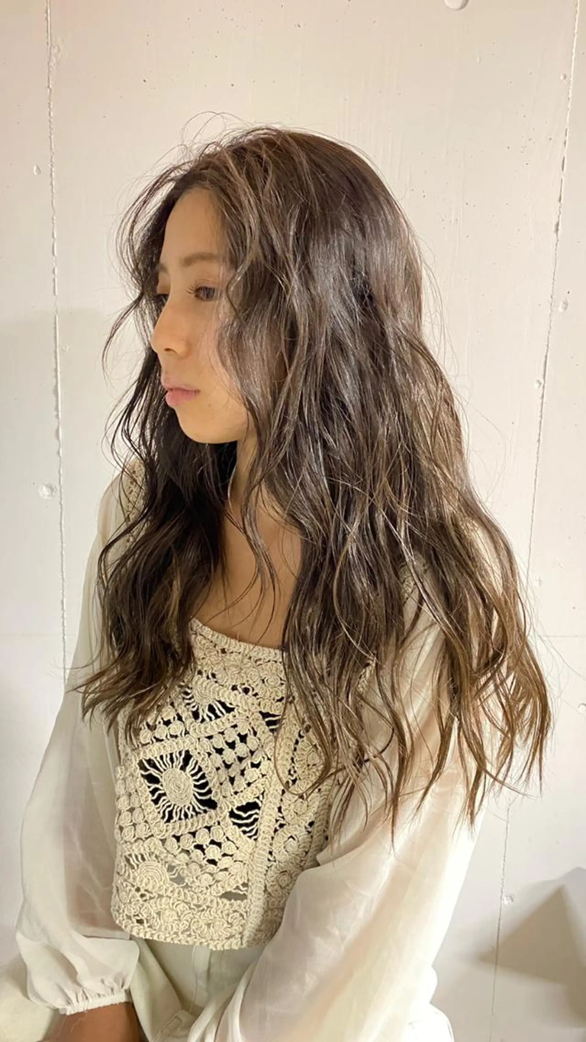 ロング パーマ ロング カット パーマ トリートメント Aust hair Stella新宿所属・Yuki☺︎パーマ レイヤーカットウルフのヘアスタイル