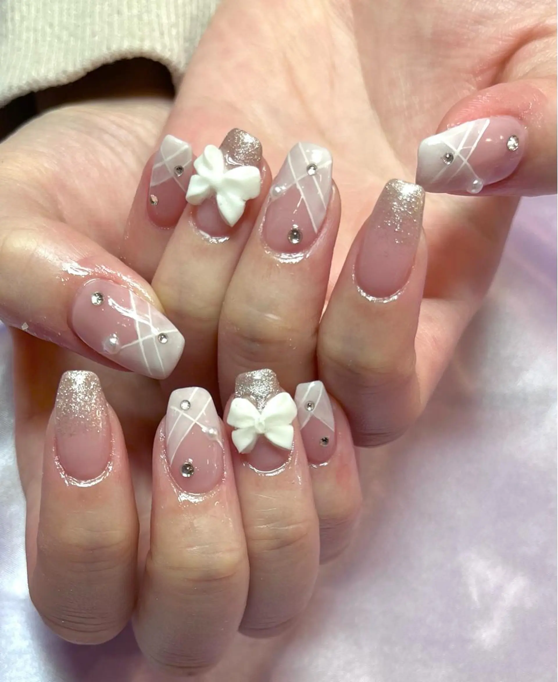 ネイル ガーリー ゴールド ハート ホログラムネイル キラキラネイル ハンドネイル フットネイル para ☀︎ sol by BECK所属・Para Sol nail　Maoのネイルデザイン