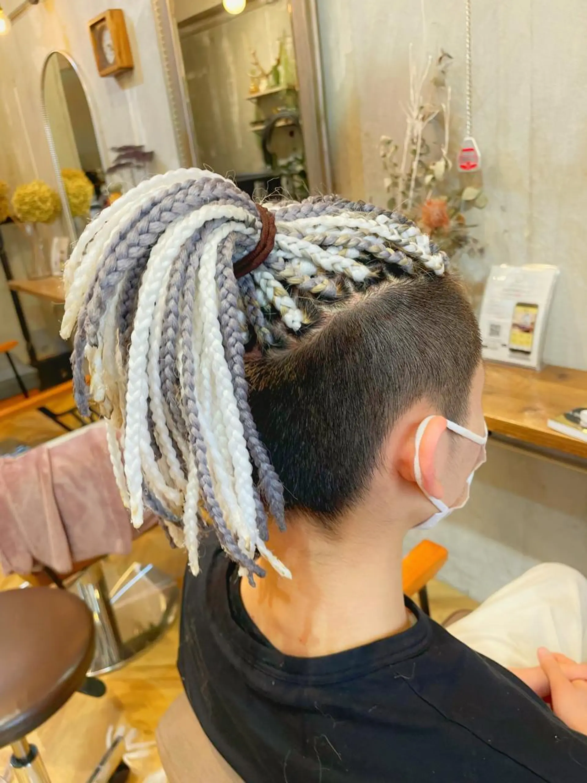 ヘアアレンジ メンズ シールエクステ メンズブリーチ メンズハイライト メンズハイトーン メンズインナーカラー エクステ指名No.1 【店長】橘田のヘアスタイル