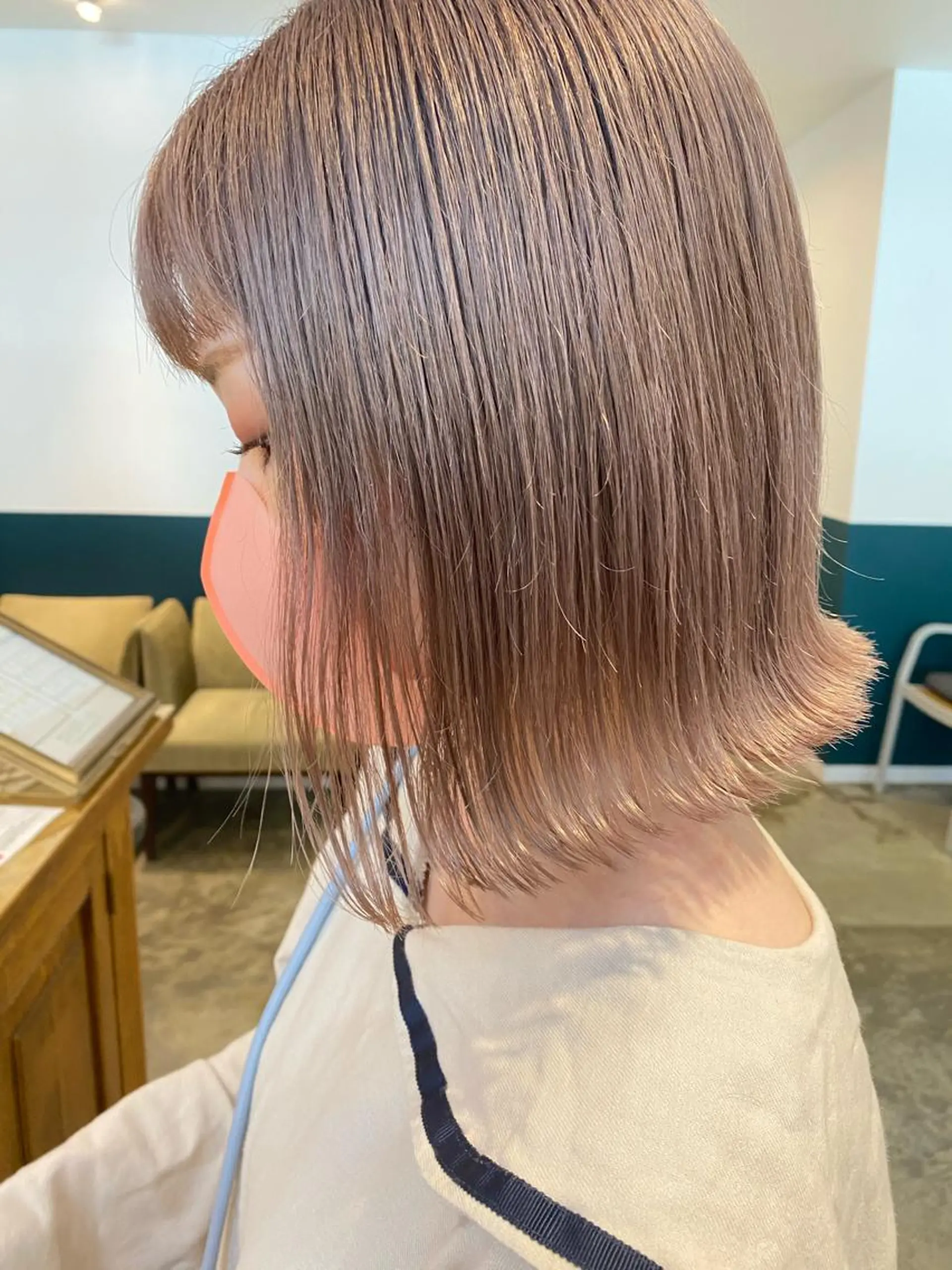ショート カラー 切りっぱなしボブ ベージュカラー ブリーチ ホワイトベージュ ボブ fit stand所属・fit stand /HIIRAGIのヘアスタイル