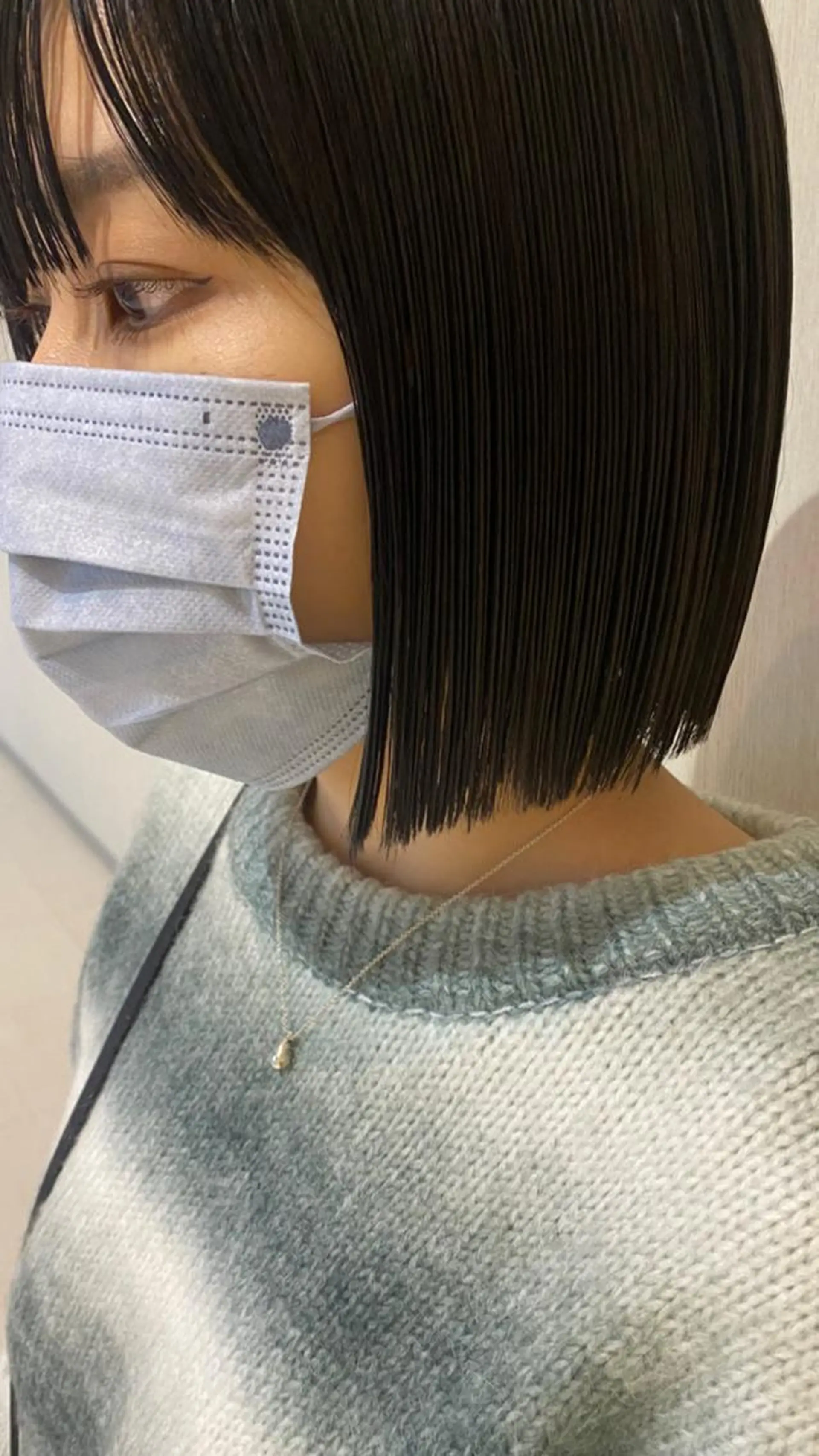 ショート カラー 黒髪 ボブ Yahiko ハイトーンのヘアスタイル