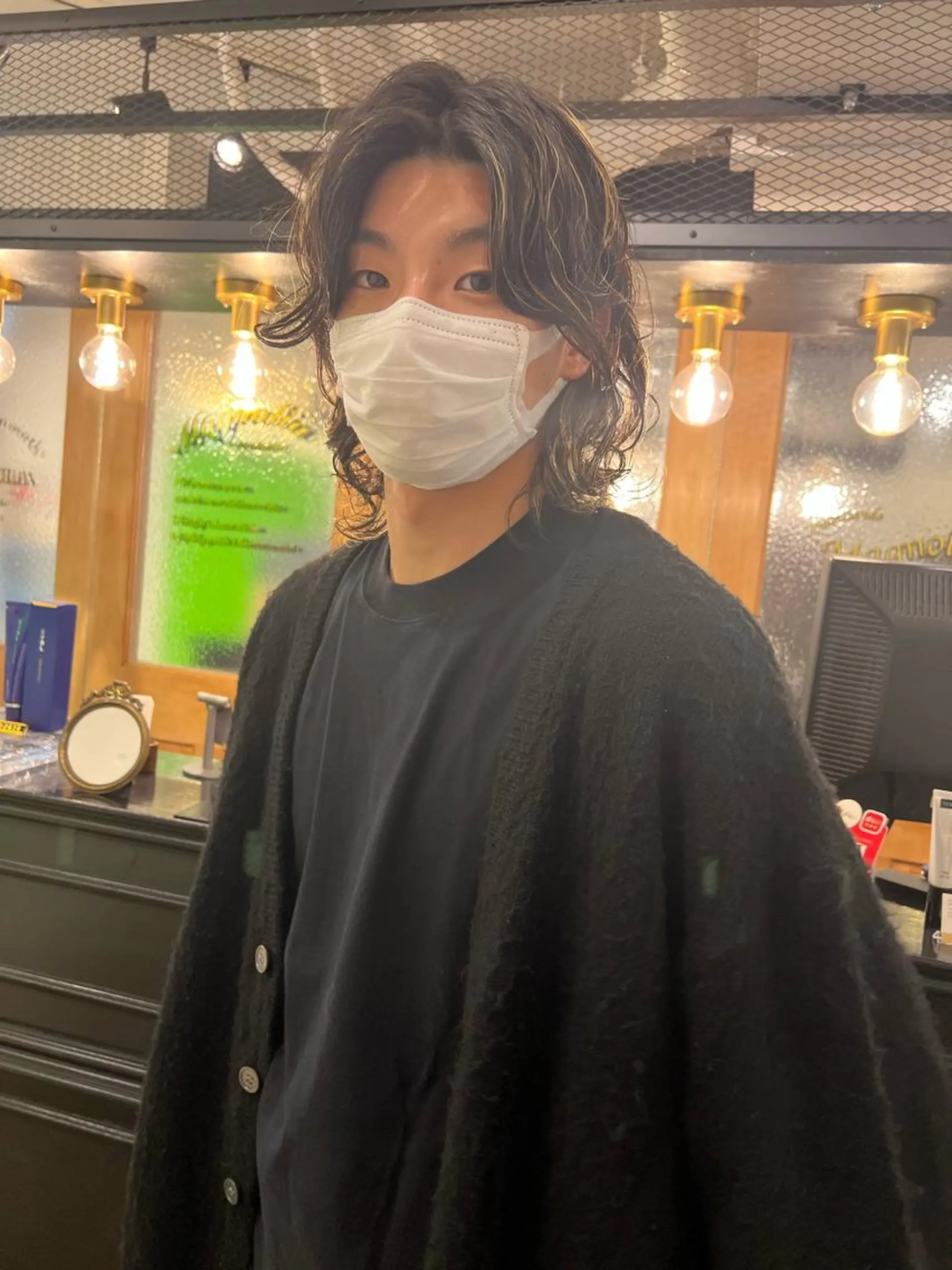 ミディアム パーマ ナガミ ショウのヘアスタイル
