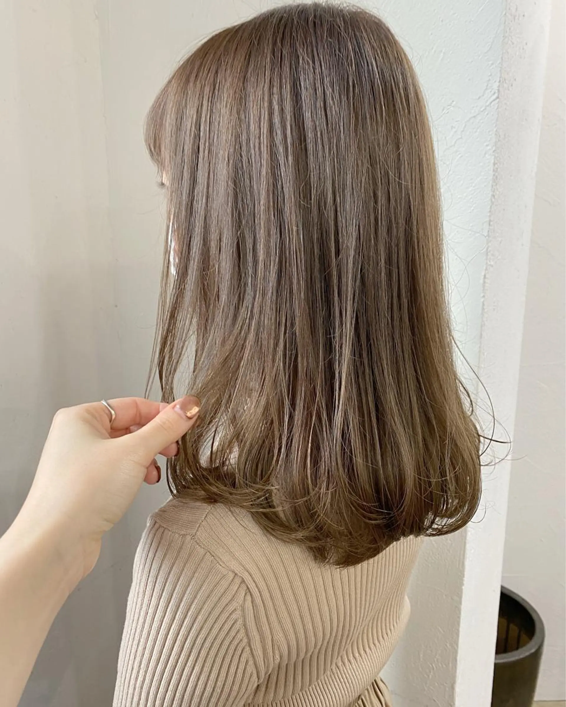 セミロング カラー ブリーチ 透明感カラー ダブルカラー ブリーチなしカラー 榎園 由美のヘアスタイル