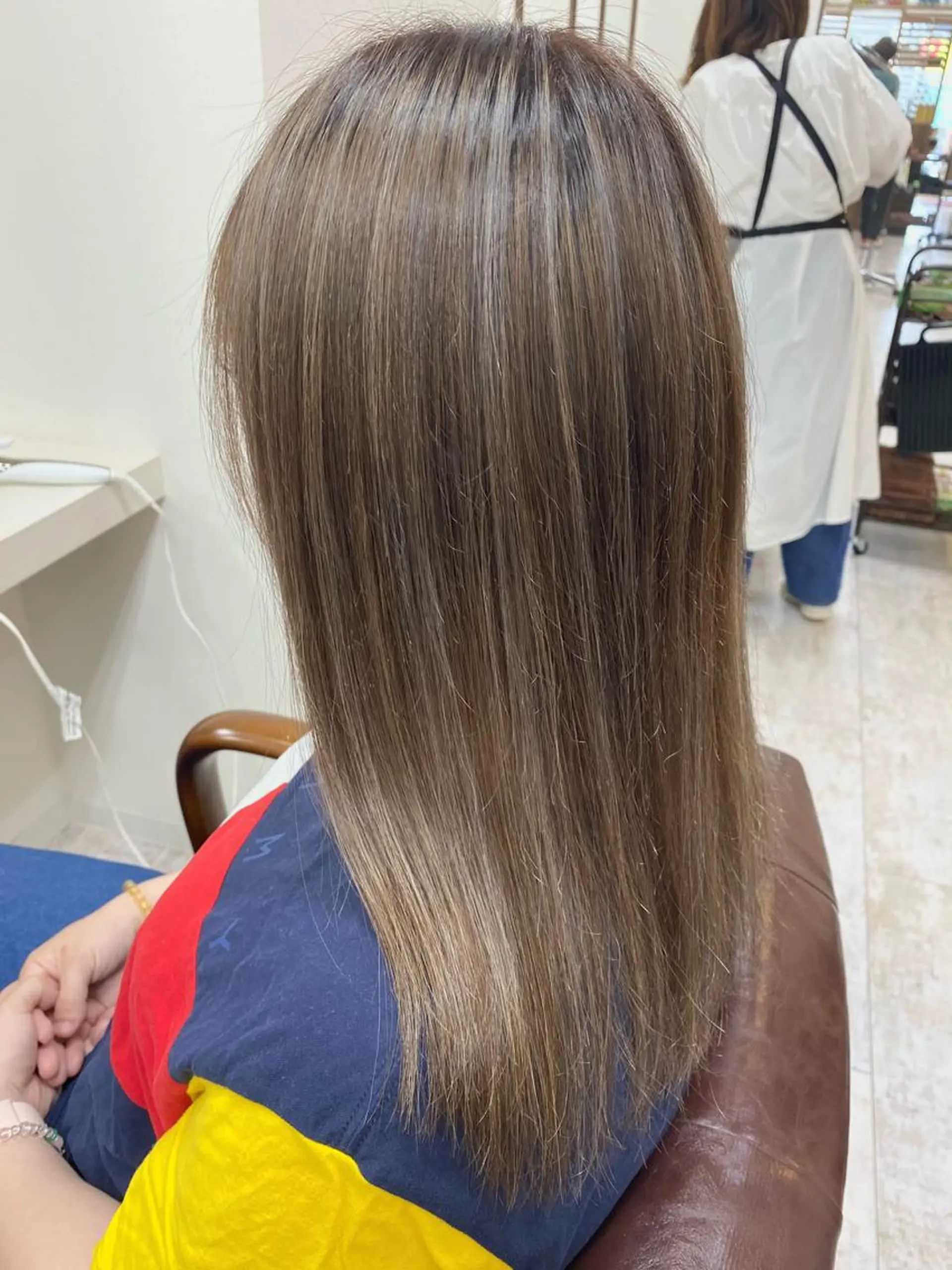 ミディアム カラー ハイライトカラー イルミナカラー ハイライト カット ヘアカラー トリートメント エイミーフセ所属・【eimee】 店長✂️TAKUMAのヘアスタイル