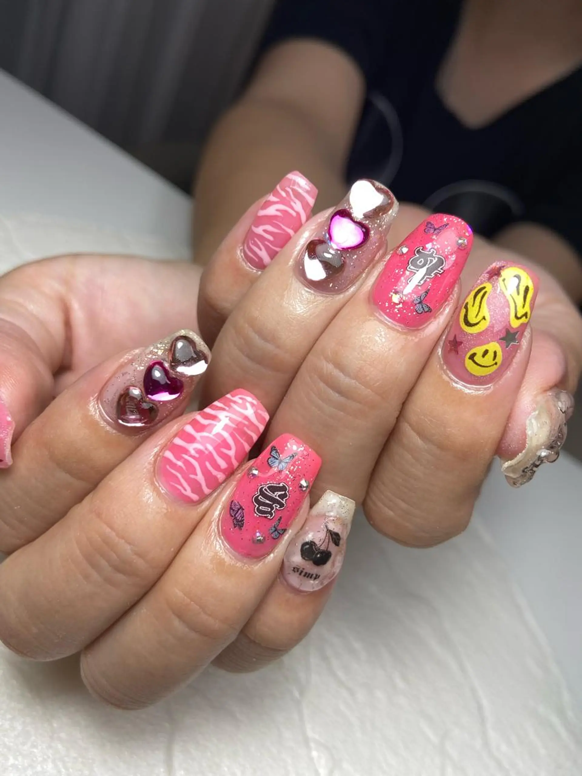 ロング ネイル 山崎 怜のネイルデザイン