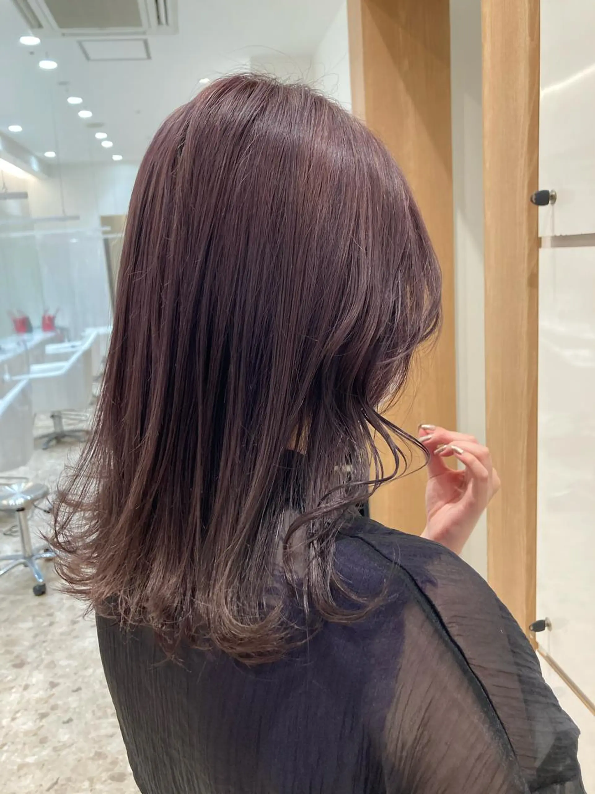ミディアム LEVIJU なつみのヘアスタイル