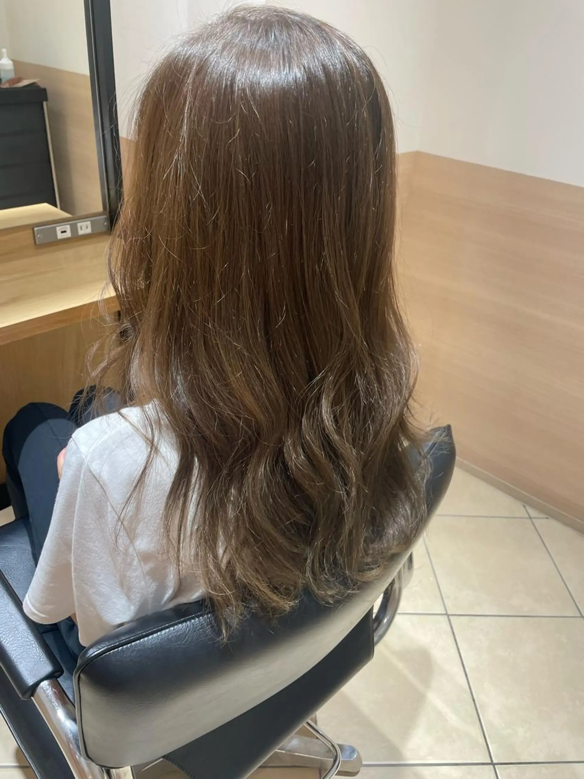 ロング カラー ブラウンカラー ケアカラー ナチュラルブラウン ピンクカラー ピンクブラウン カット ヘアカラー GO TODAY SHAiRE SALON所属・天野 瑠真のヘアスタイル