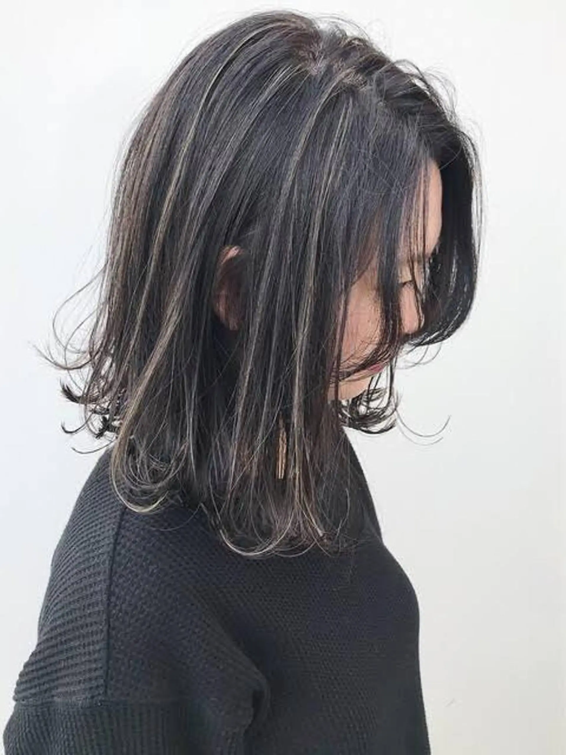 ミディアム カラー THREE byKEEPのヘアスタイル