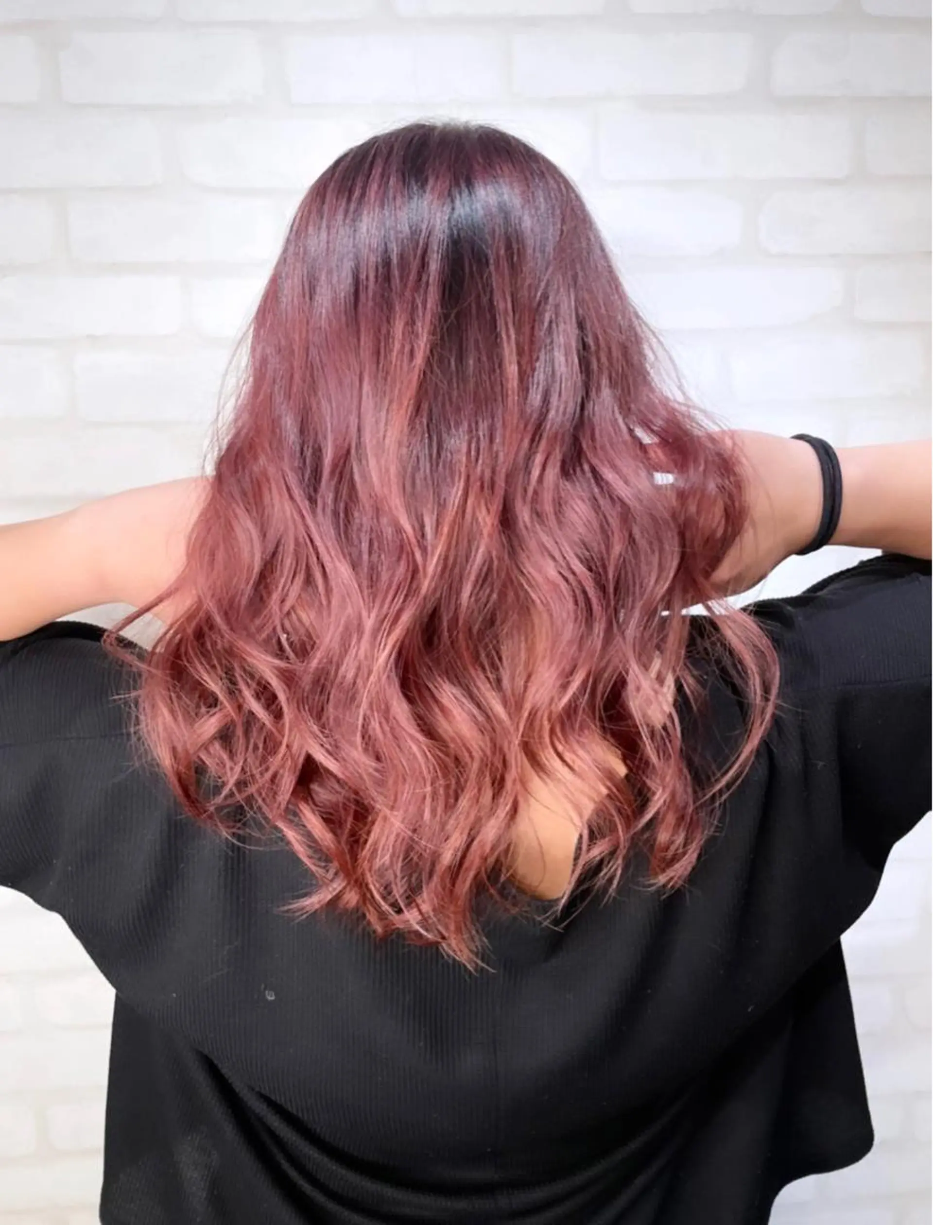 セミロング カラー ヘアアレンジ ブリーチ 髪質改善×艶カラー ANDIAMO 楓のヘアスタイル