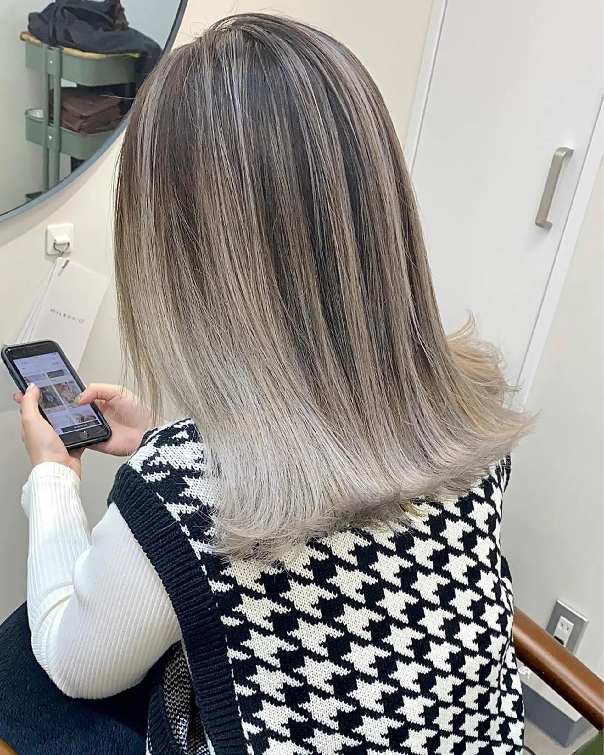 セミロング カラー バレイヤージュ レイヤーカット ヘアカラー トリートメント ヘアセット 💘カラー特化美容師 尾崎拓己のヘアスタイル
