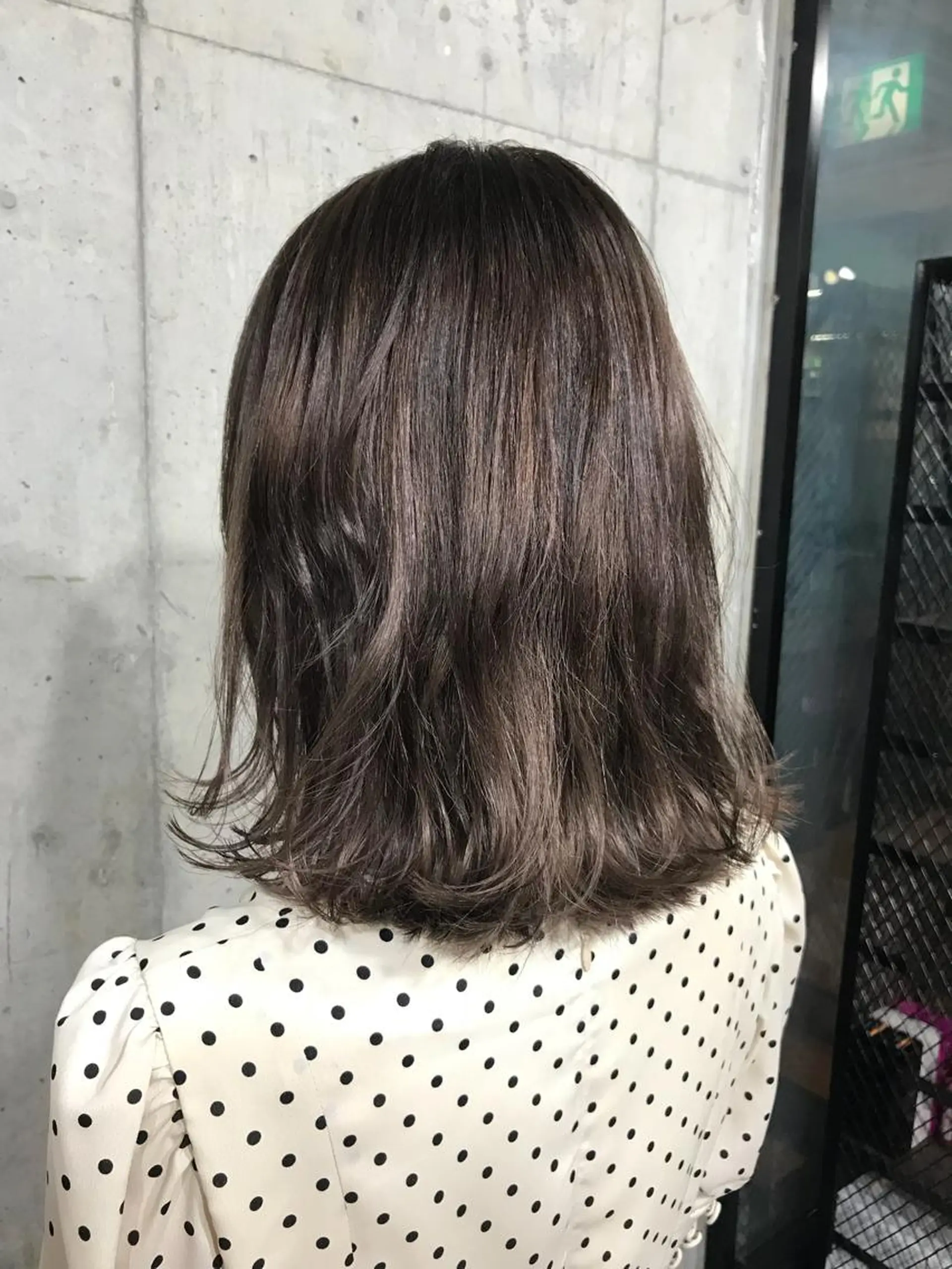 ミディアム カラー パーマ ヘアアレンジ メンズ キッズ ネイル マツエク・マツパ アッシュ ベージュカラー サロンドミルク 原宿のヘアスタイル